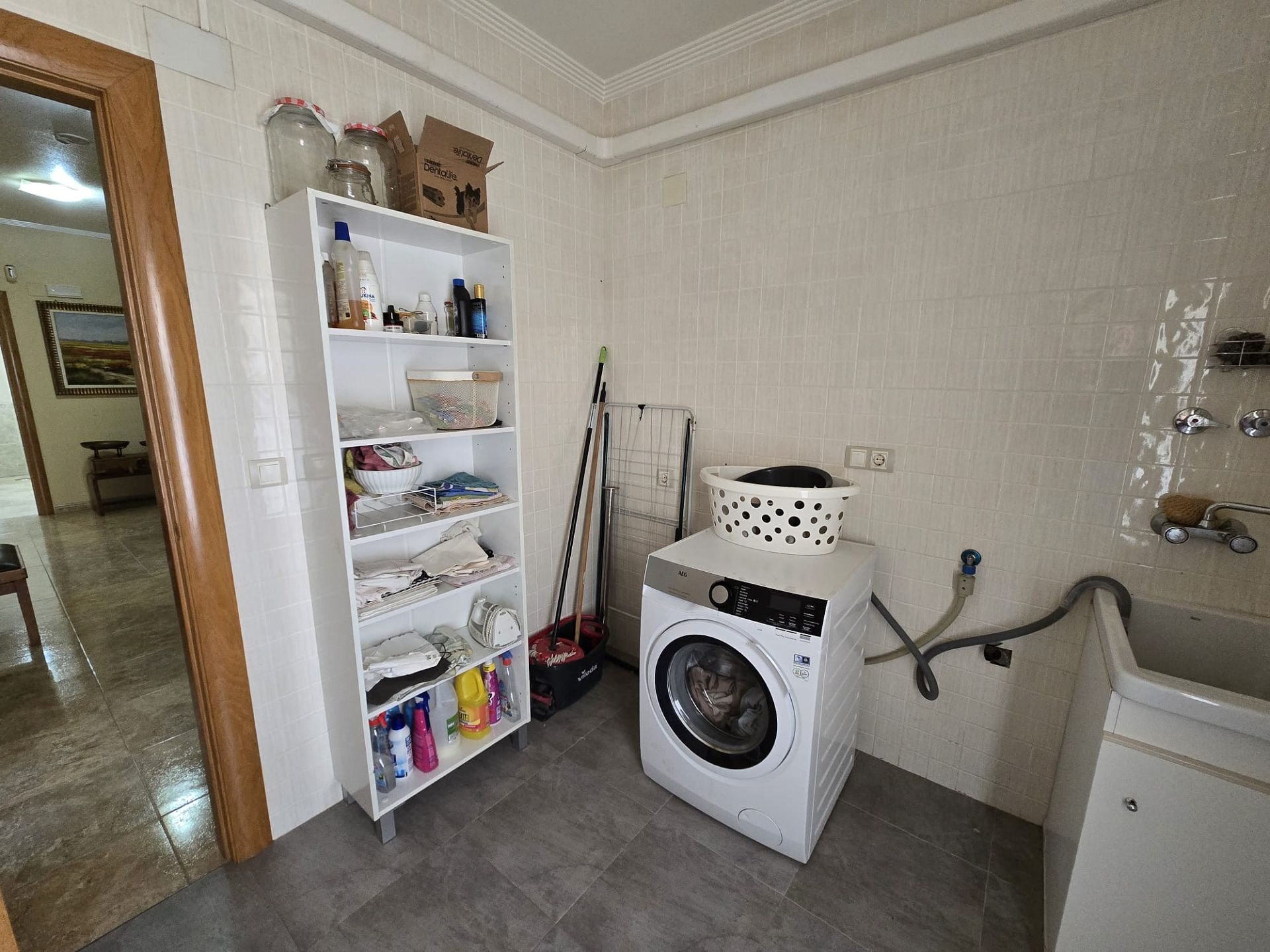 Resale - 4 Bedroom 3 Bathroom Villa in Sax -  - Alicante