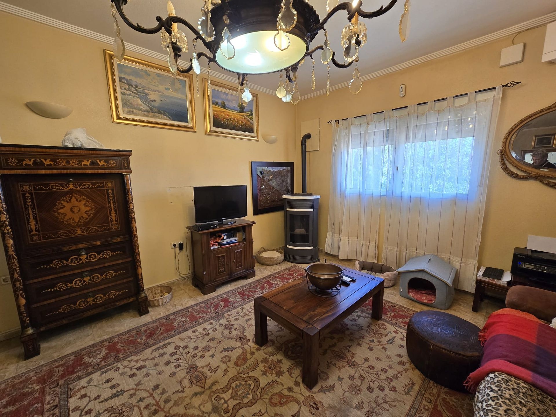 Resale - 4 Bedroom 3 Bathroom Villa in Sax -  - Alicante