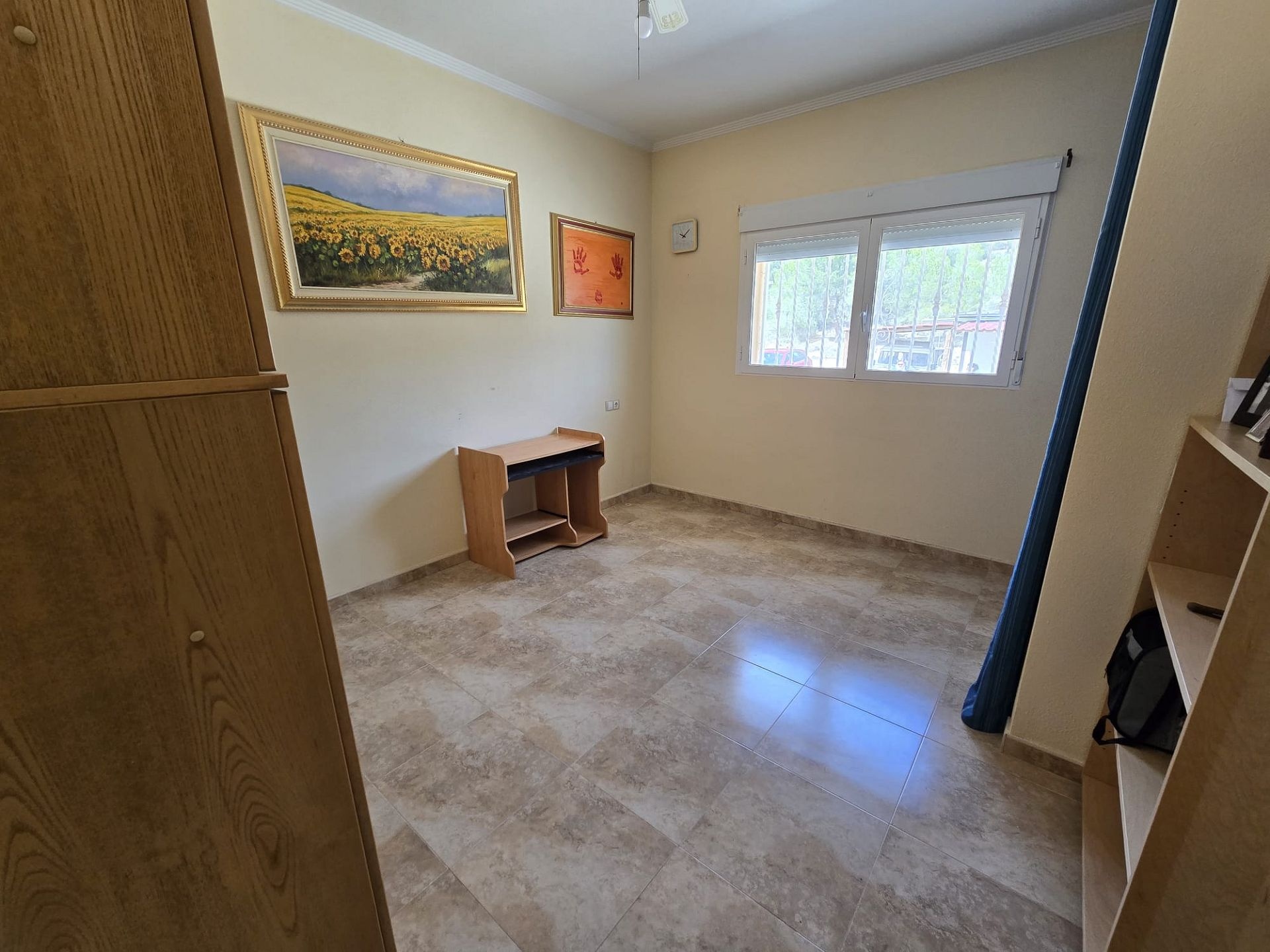 Resale - 4 Bedroom 3 Bathroom Villa in Sax -  - Alicante
