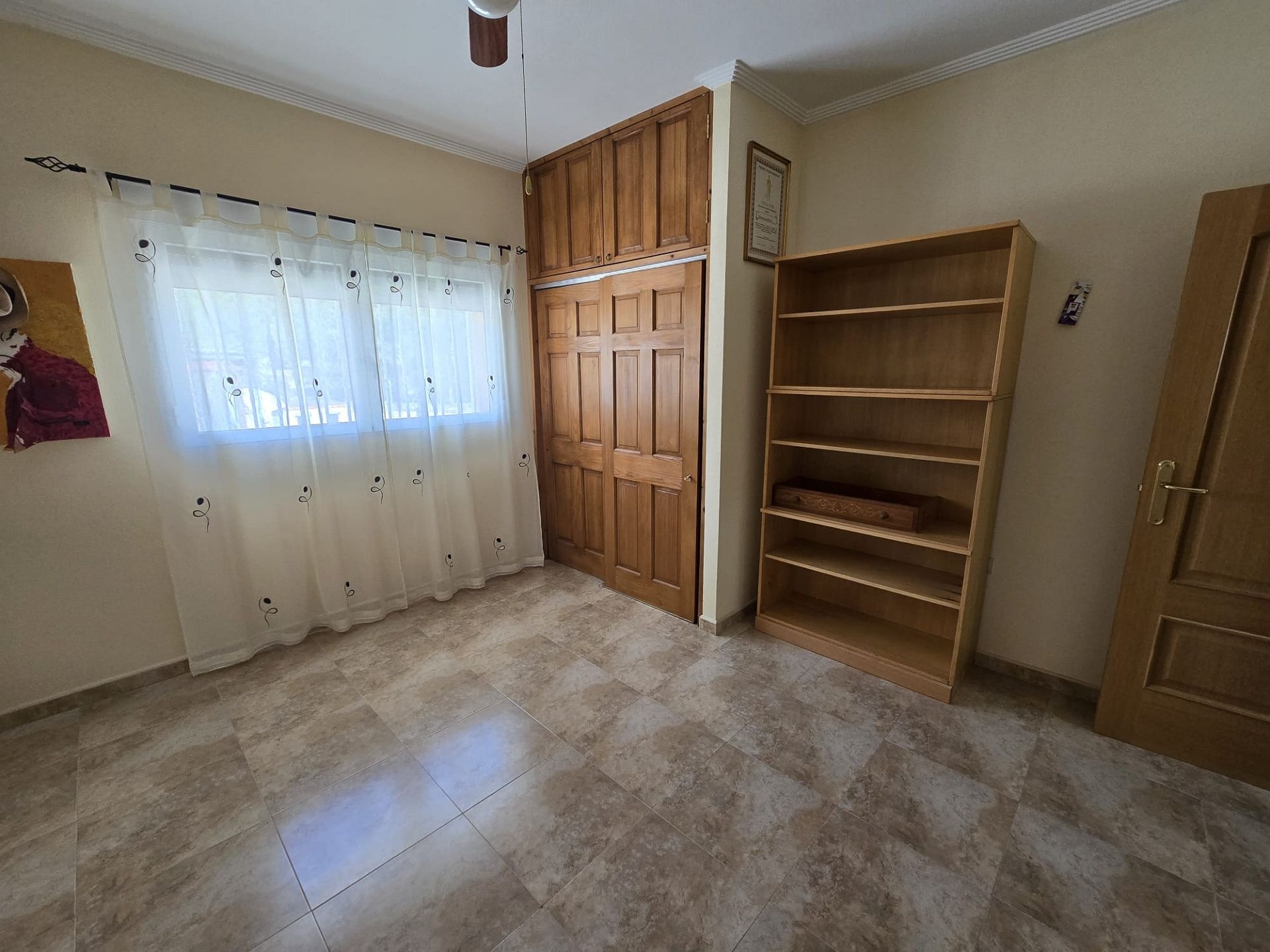 Resale - 4 Bedroom 3 Bathroom Villa in Sax -  - Alicante