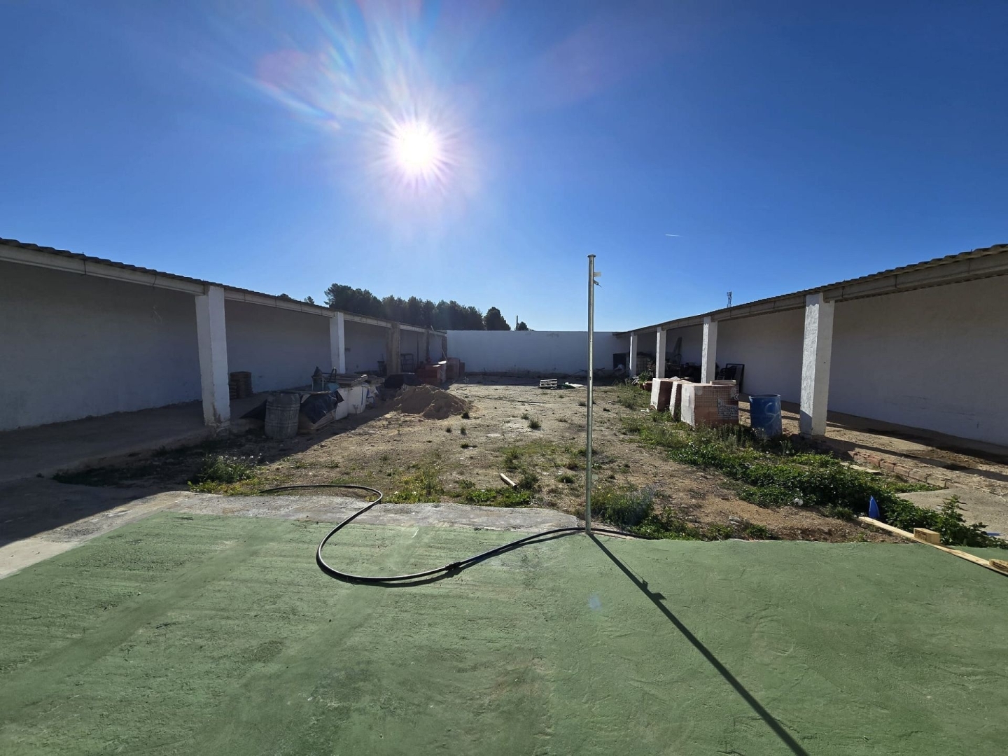 1 Bathroom Commercial in Sax