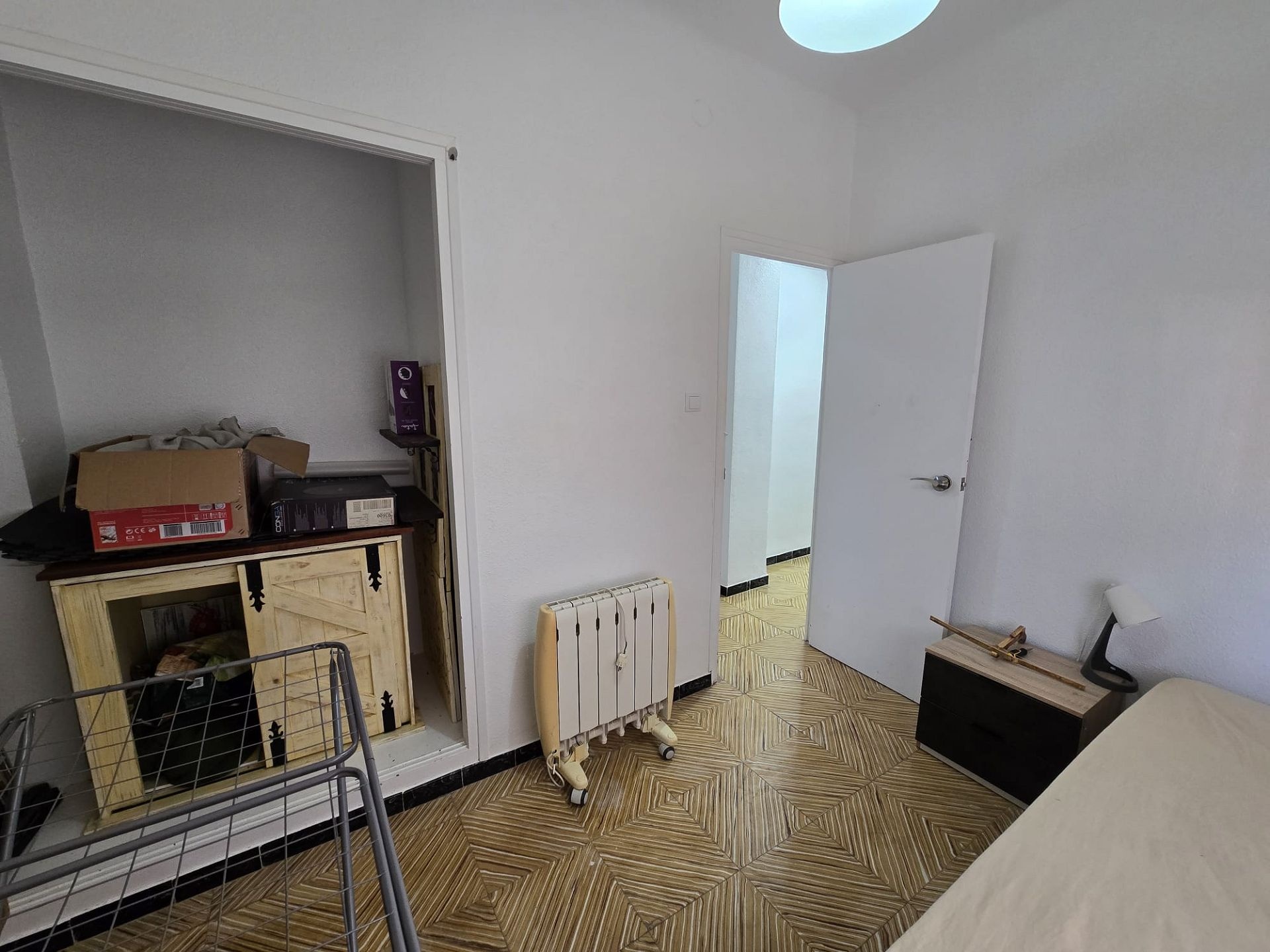 Resale - 3 Bedroom 1 Bathroom Apartment in Sax -  - Alicante