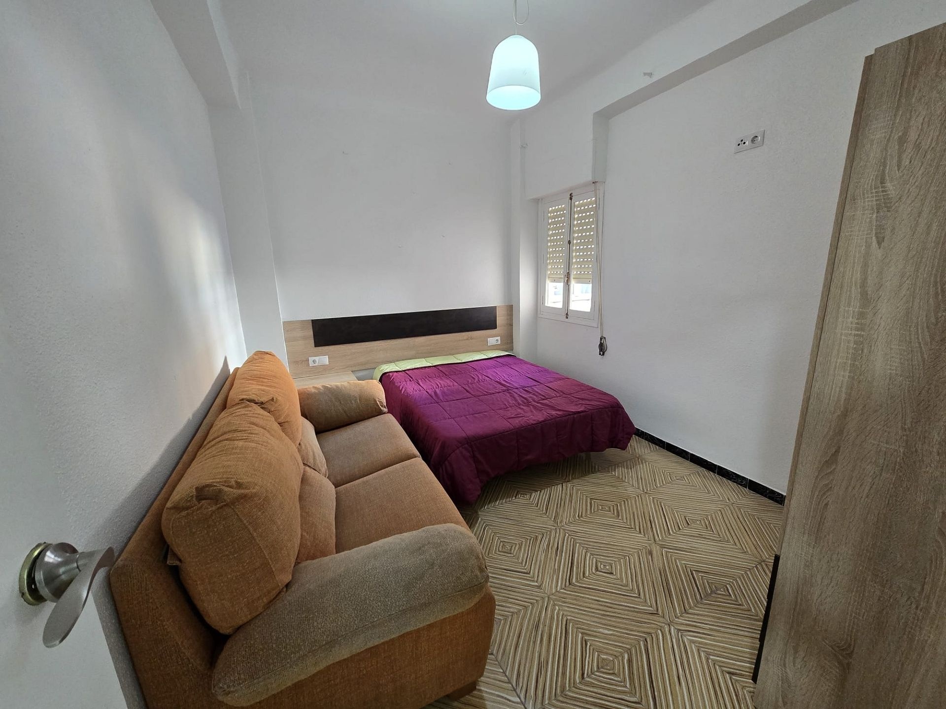 Resale - 3 Bedroom 1 Bathroom Apartment in Sax -  - Alicante