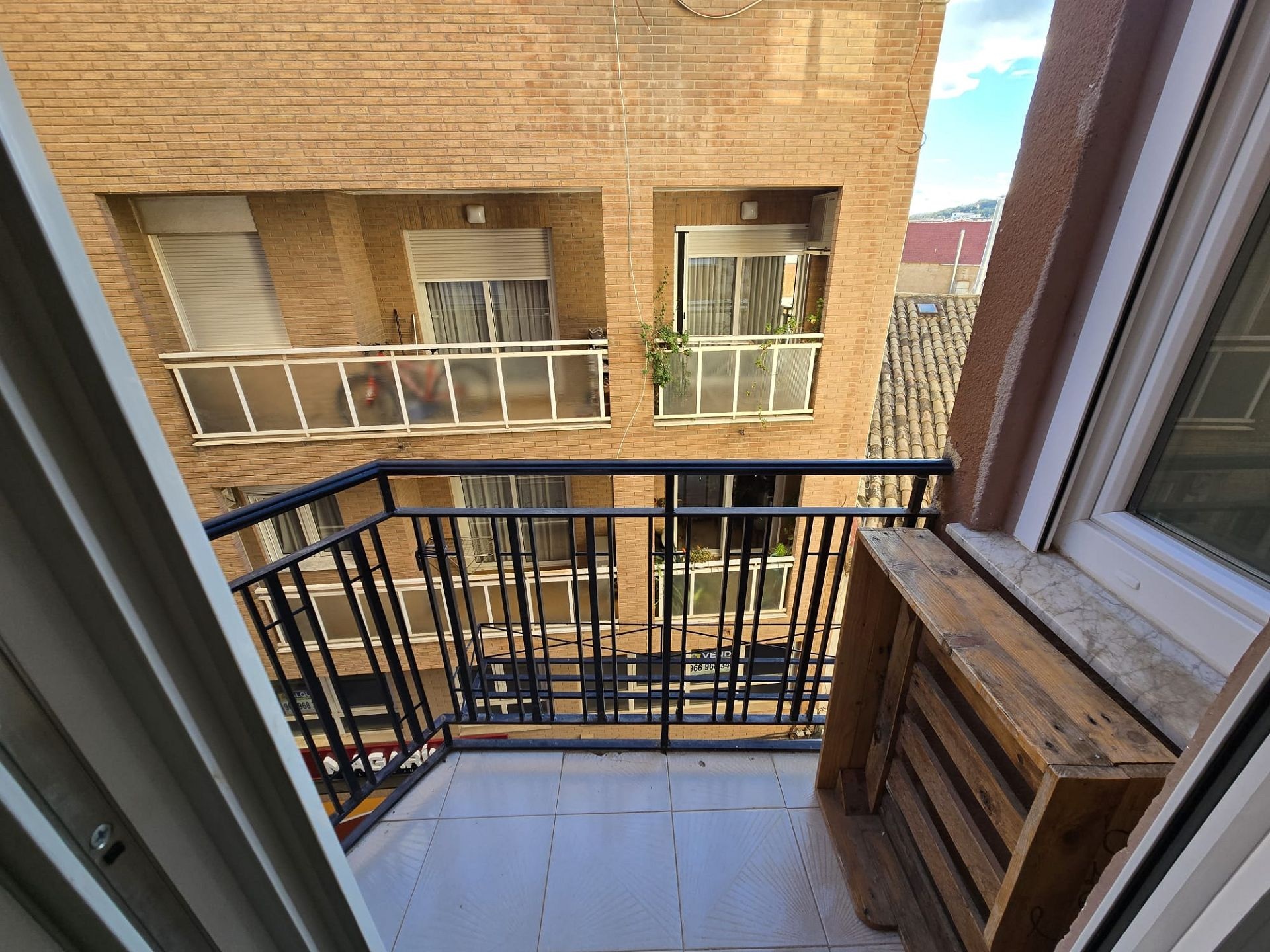 Resale - 3 Bedroom 1 Bathroom Apartment in Sax -  - Alicante