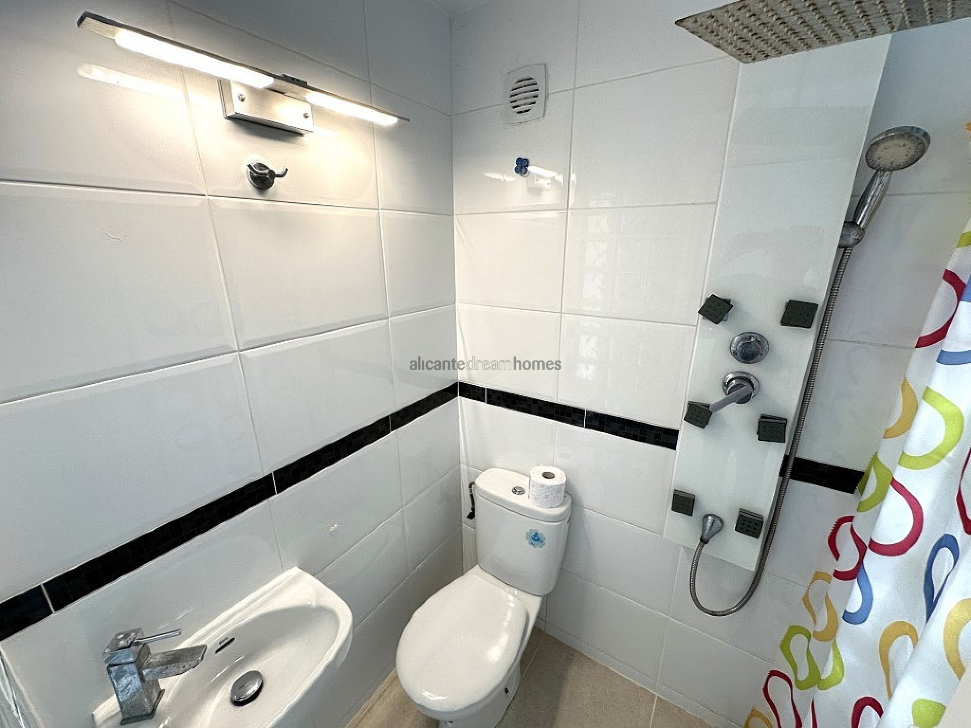 Resale - 3 Bedroom 2 Bathroom Villa in Ciudad Quesada -  - Alicante