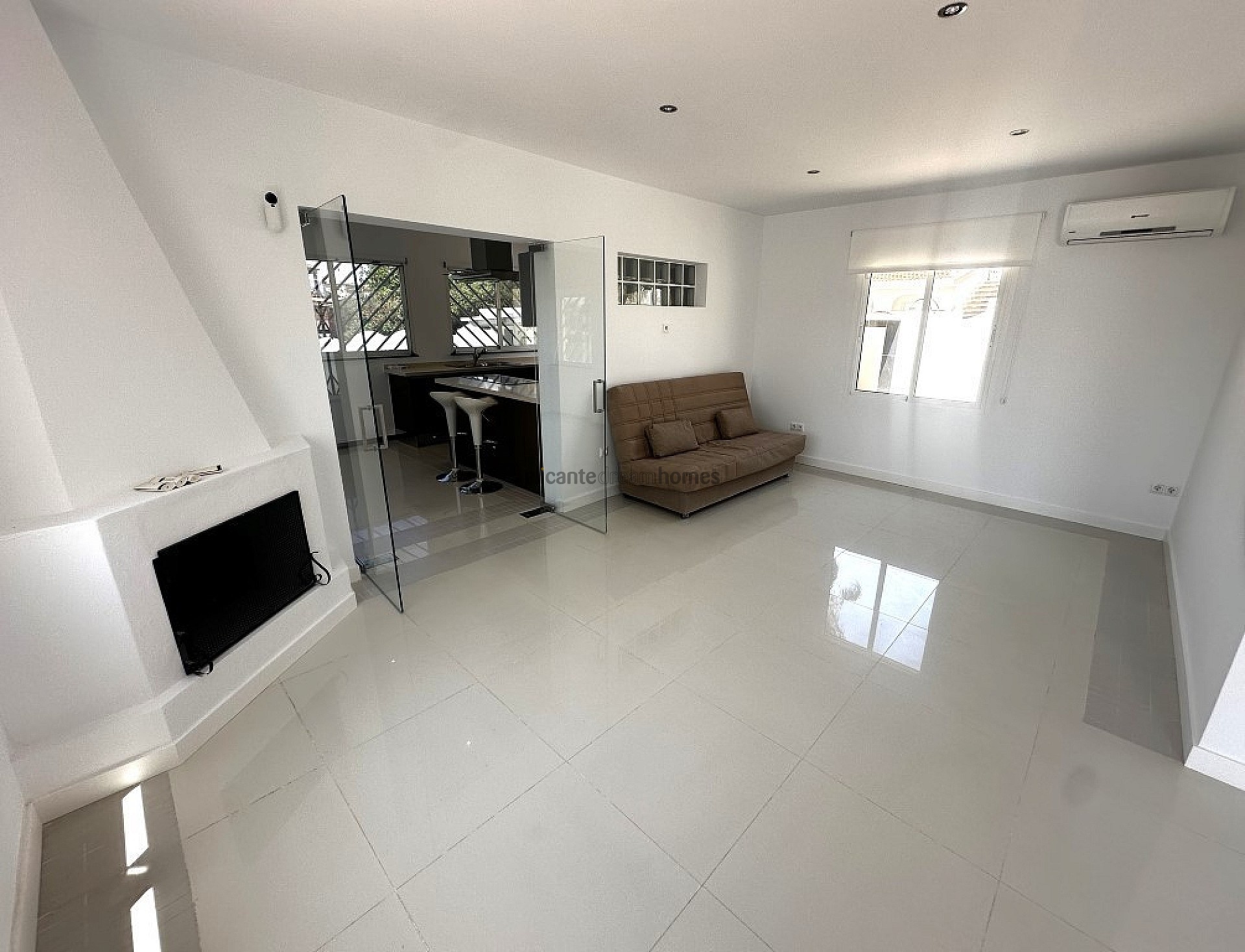 Resale - 3 Bedroom 2 Bathroom Villa in Ciudad Quesada -  - Alicante