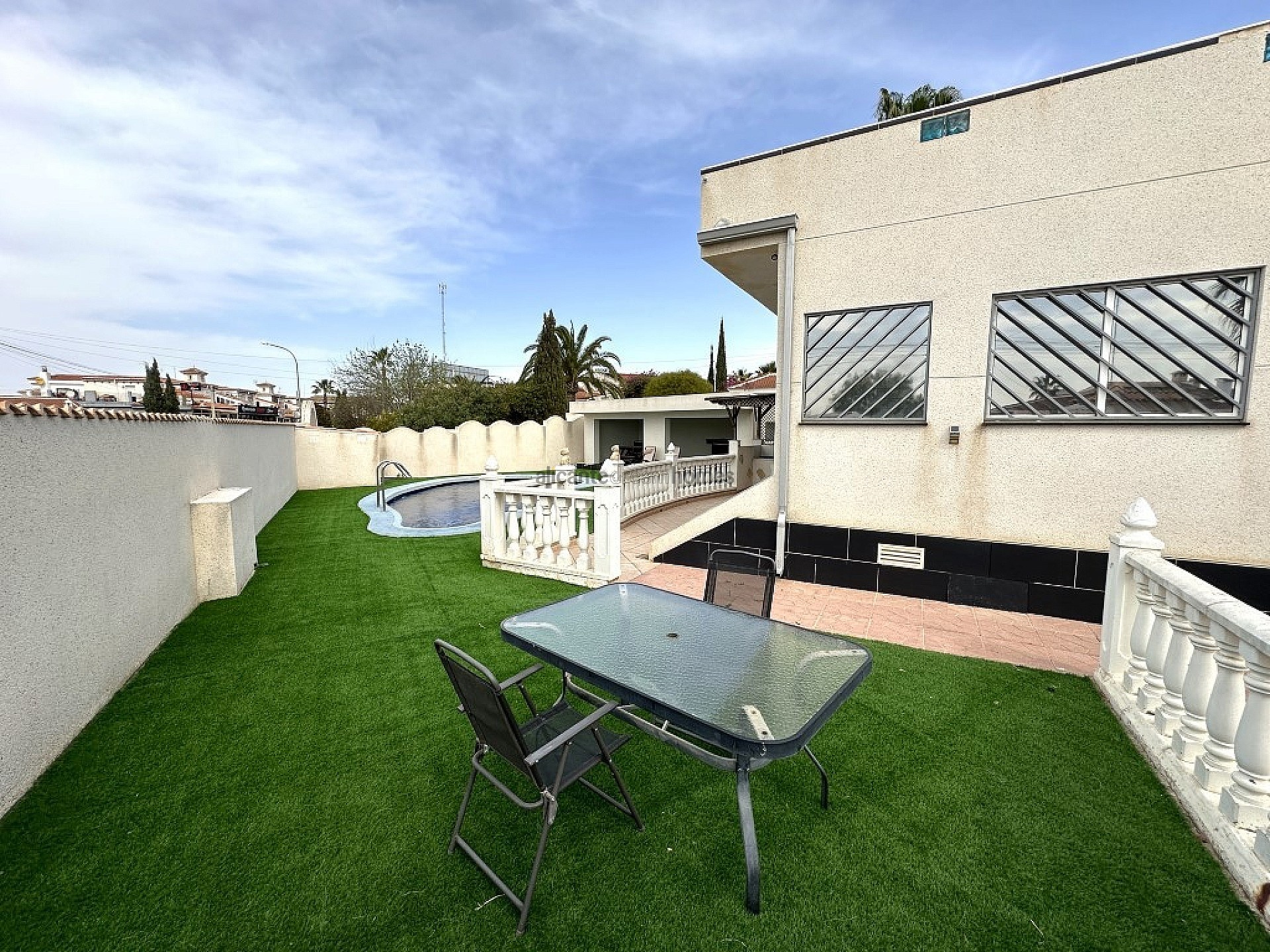 Resale - 3 Bedroom 2 Bathroom Villa in Ciudad Quesada -  - Alicante