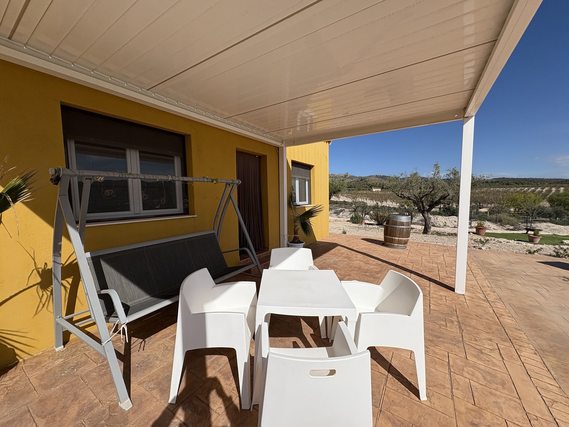 Resale - 2 Bedroom 1 Bathroom Country house in Sax -  - Alicante