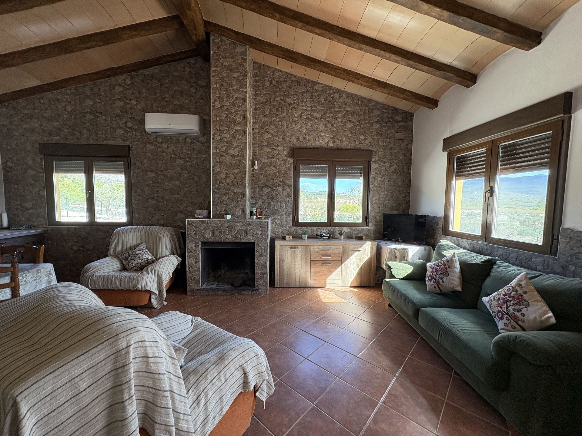 Resale - 2 Bedroom 1 Bathroom Country house in Sax -  - Alicante