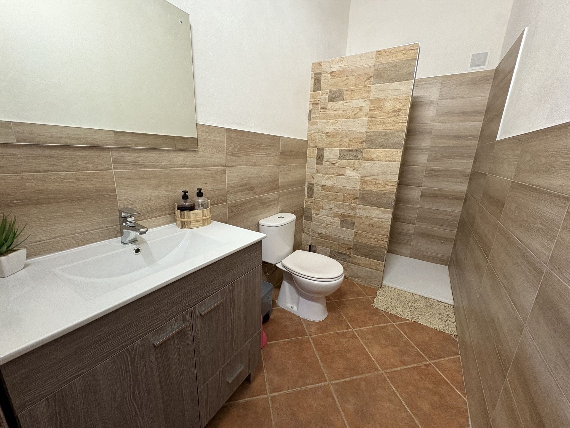 Resale - 2 Bedroom 1 Bathroom Country house in Sax -  - Alicante