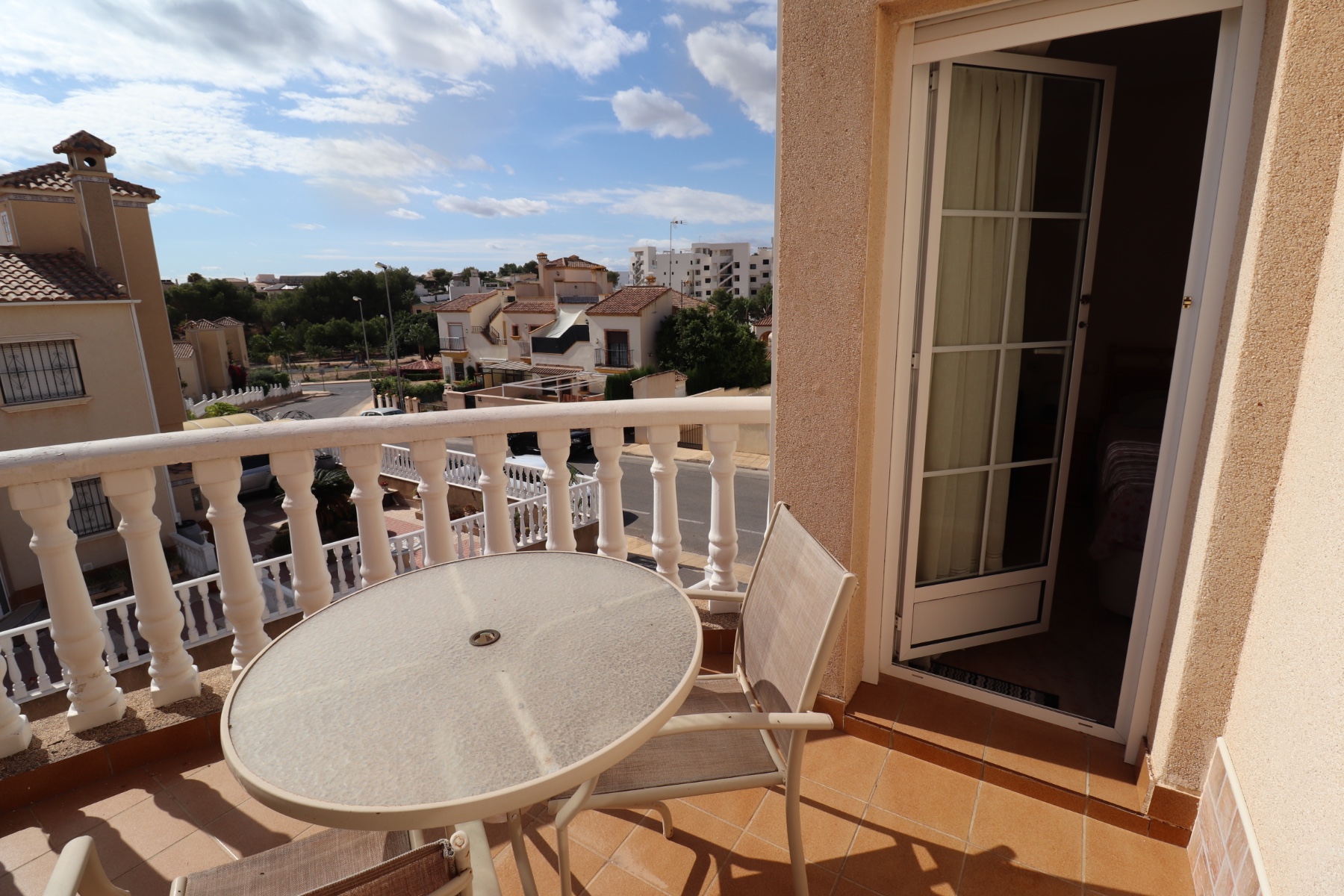 Resale - 3 Bedroom 2 Bathroom Townhouse in Orihuela Costa -  - Alicante