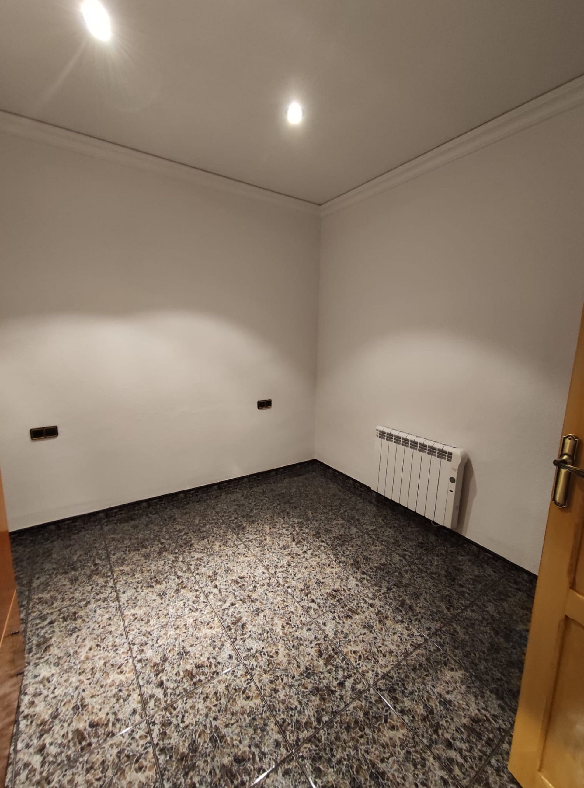 Resale - 5 Bedroom 3 Bathroom Townhouse in Hondón de las Nieves -  - Alicante