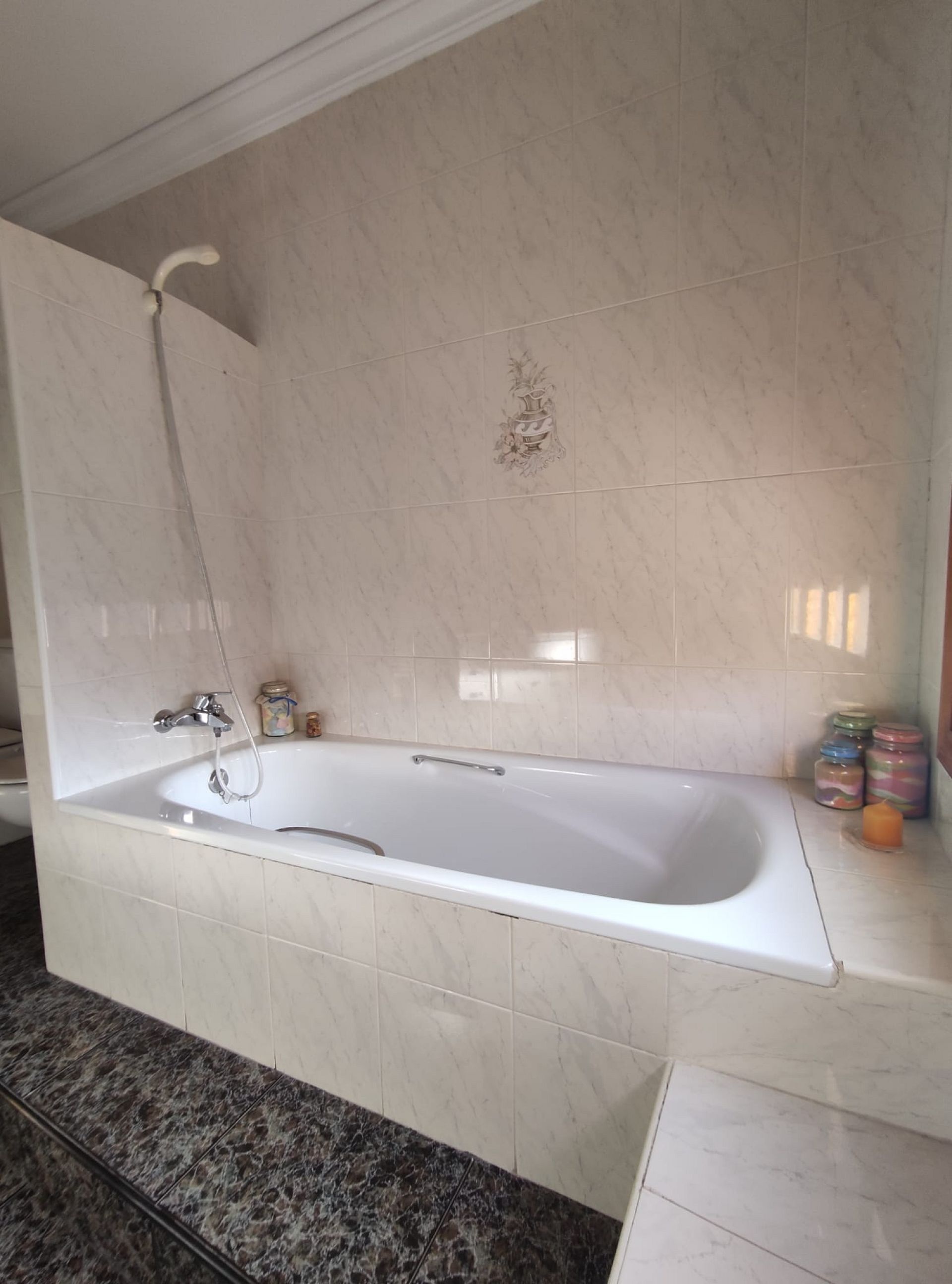Resale - 5 Bedroom 3 Bathroom Townhouse in Hondón de las Nieves -  - Alicante