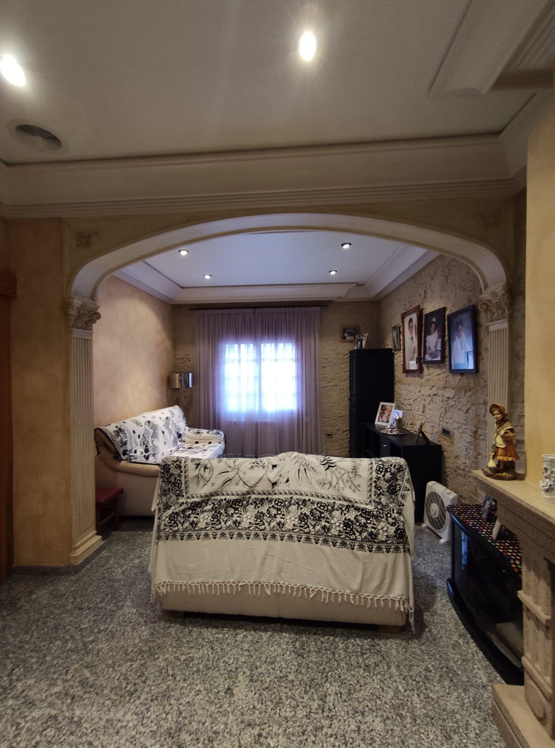 Resale - 5 Bedroom 3 Bathroom Townhouse in Hondón de las Nieves -  - Alicante