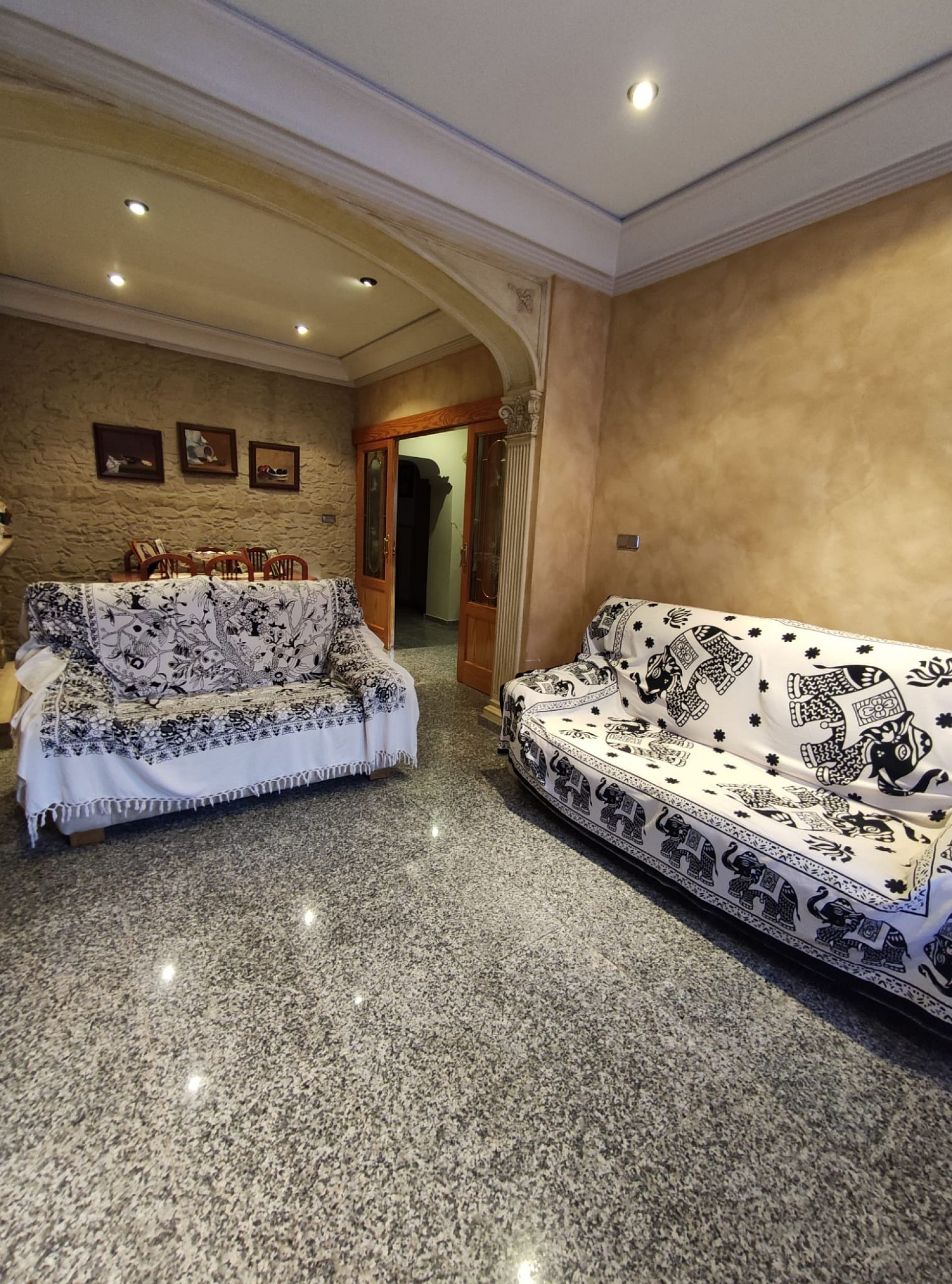 Resale - 5 Bedroom 3 Bathroom Townhouse in Hondón de las Nieves -  - Alicante