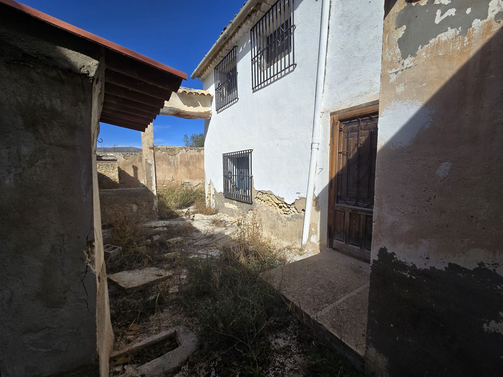 Resale - 7 Bedroom 3 Bathroom Country house in Monóvar -  - Alicante