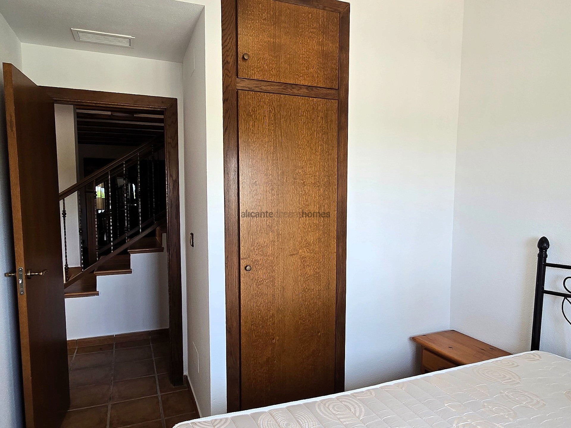 Resale - 3 Bedroom 2 Bathroom Apartment in Algorfa -  - Alicante