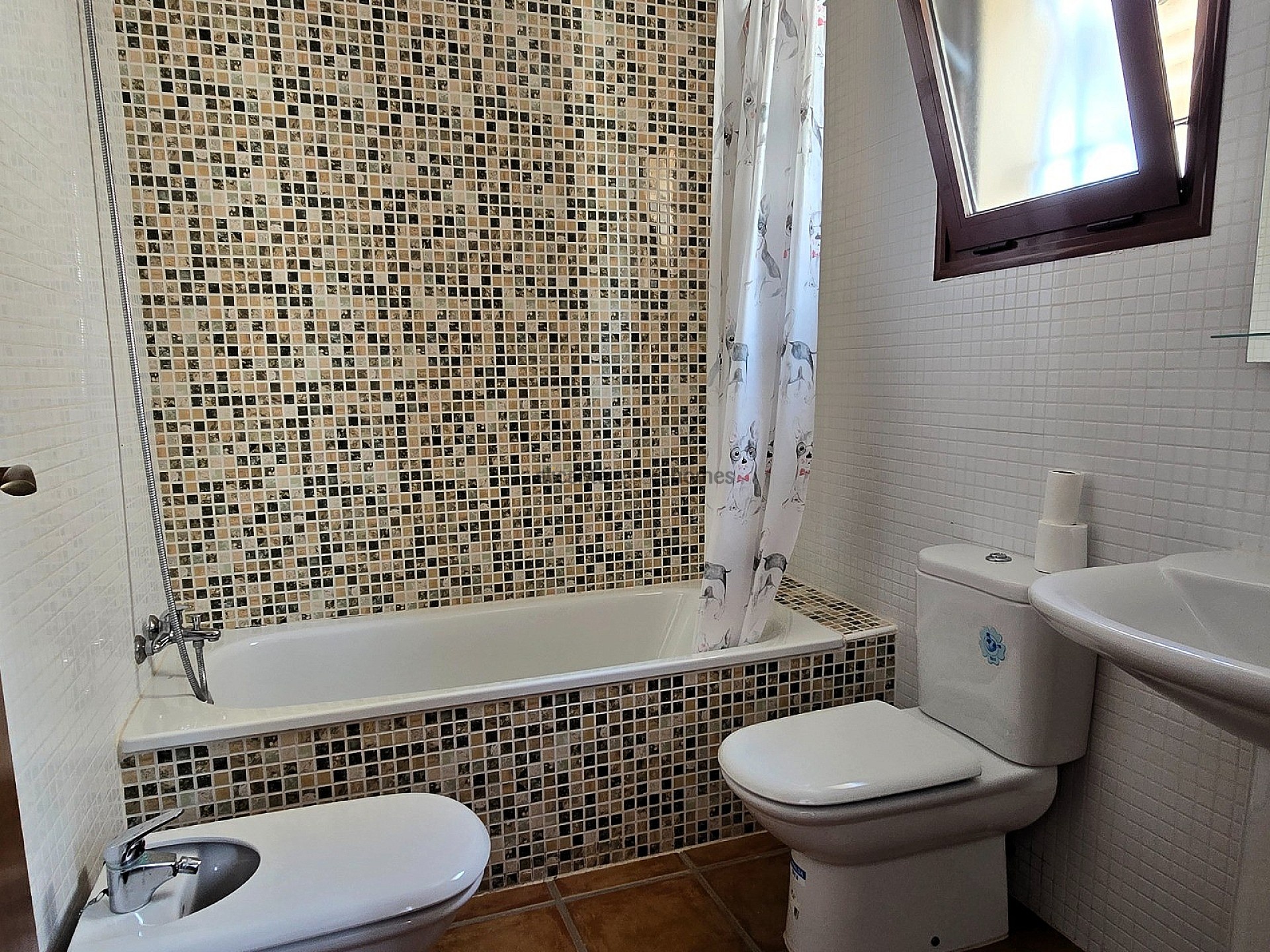 Resale - 3 Bedroom 2 Bathroom Apartment in Algorfa -  - Alicante