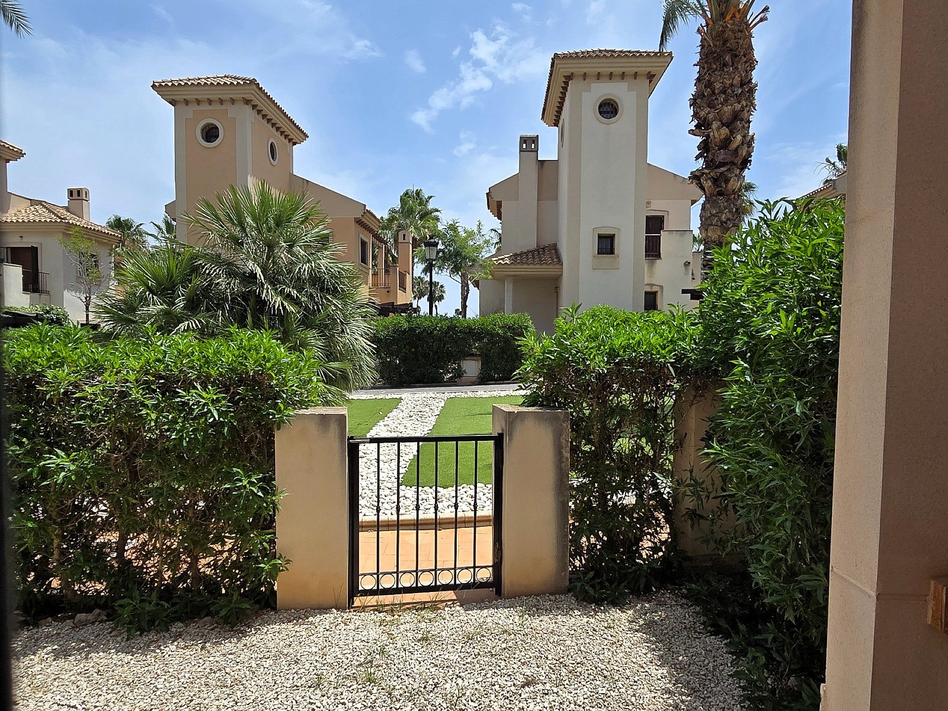 Resale - 3 Bedroom 2 Bathroom Apartment in Algorfa -  - Alicante