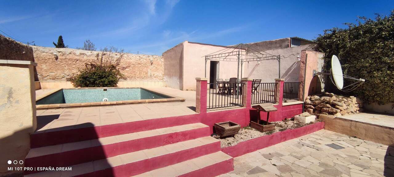 Resale - 6 Bedroom 3 Bathroom Semi-detached in Monóvar - , Monóvar, Alicante, Spain - Alicante