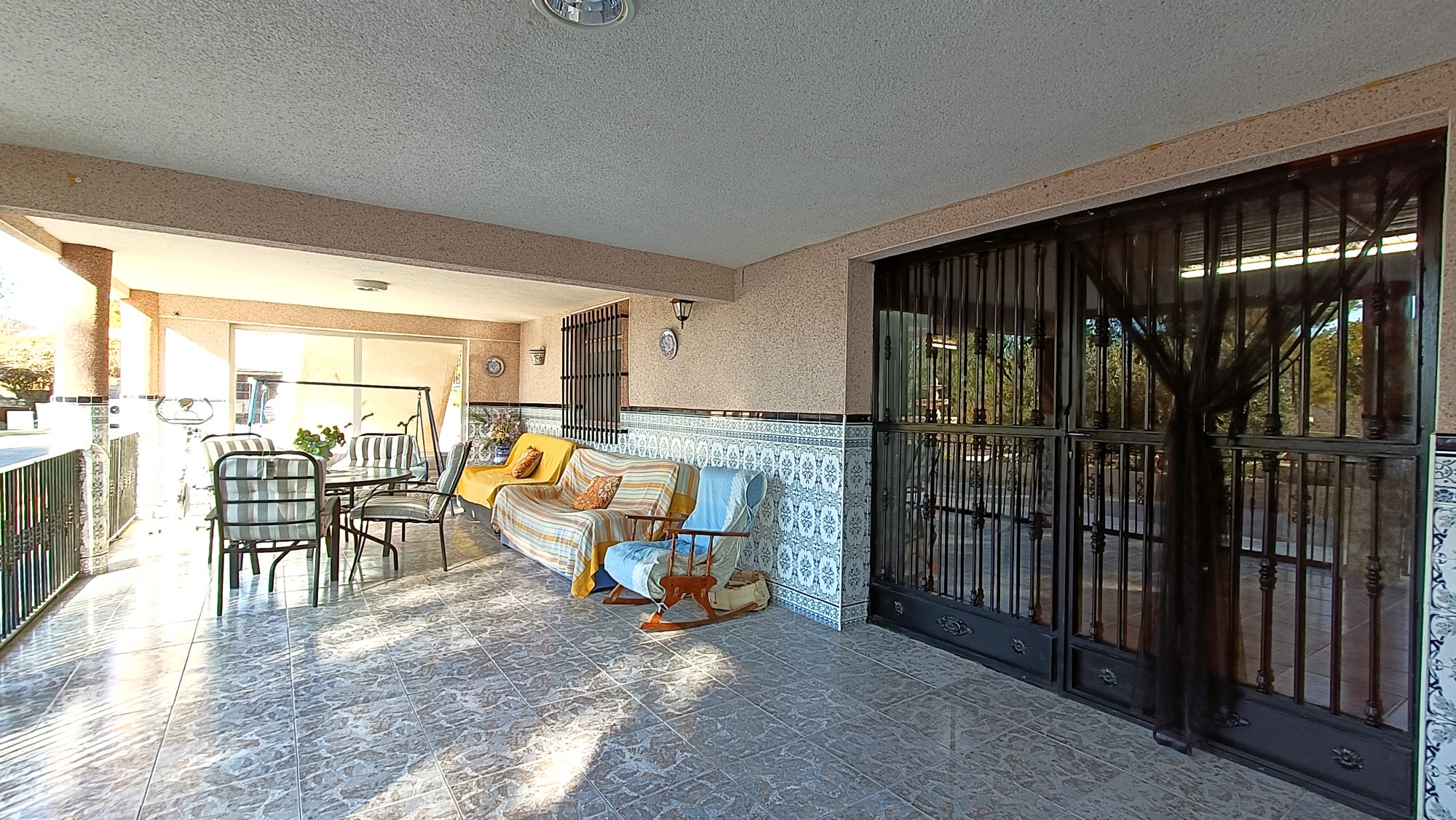 Resale - 4 Bedroom 2 Bathroom Villa in La Romana -  - Alicante