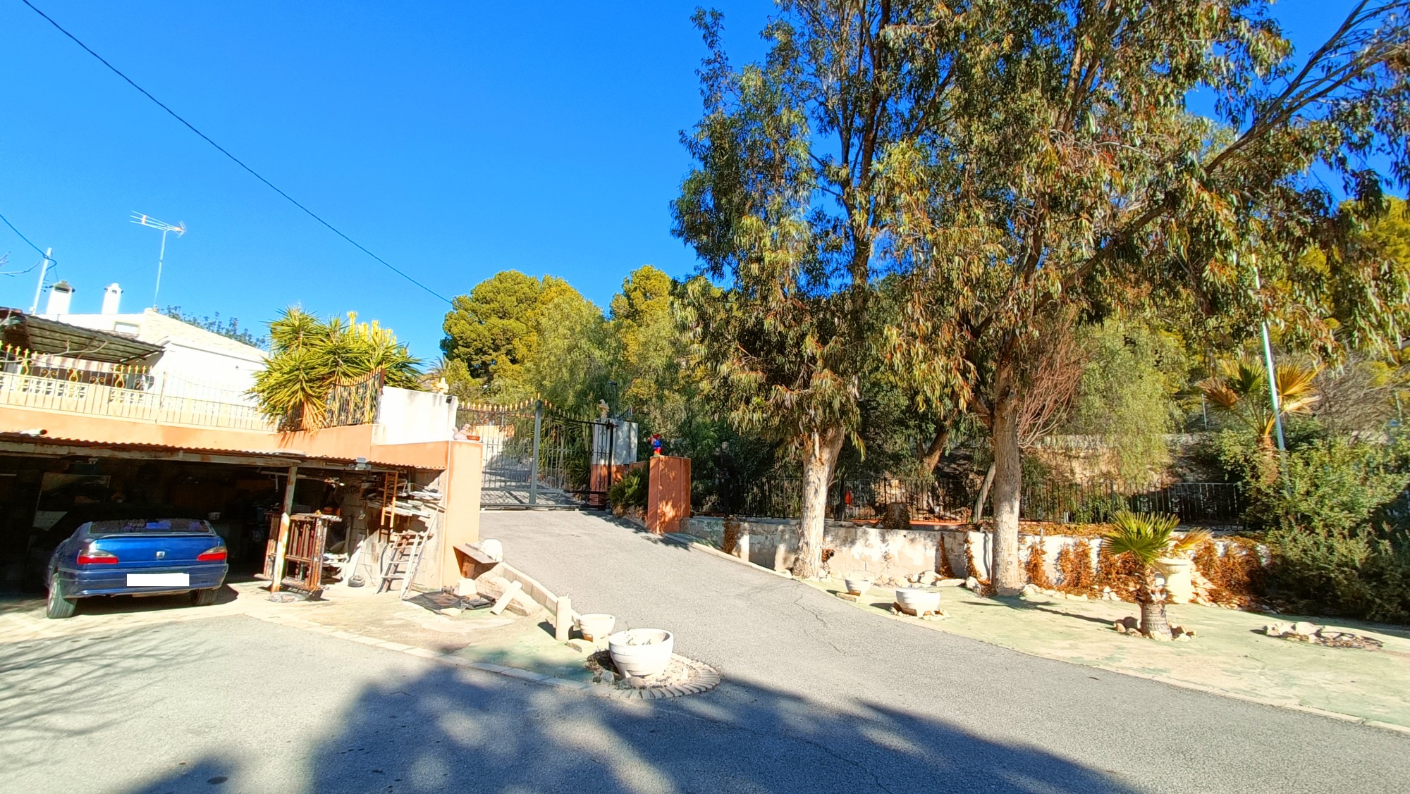 Resale - 4 Bedroom 2 Bathroom Villa in La Romana -  - Alicante