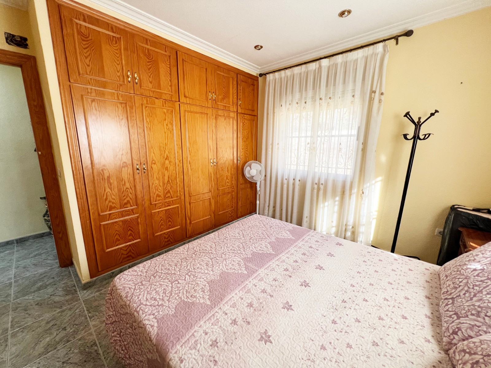 Resale - 4 Bedroom 2 Bathroom Villa in La Romana -  - Alicante