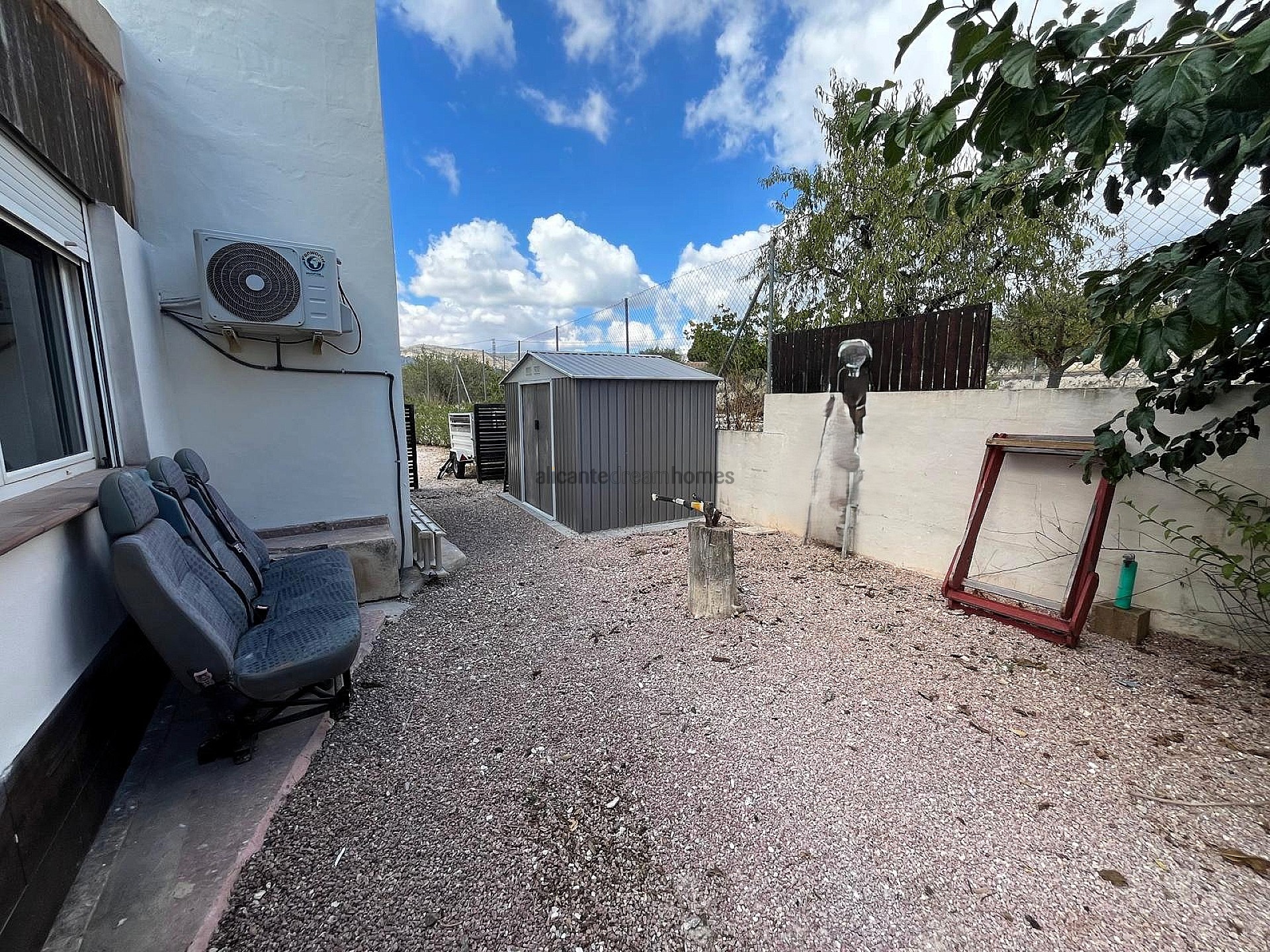 Sold - 3 Bedroom 1 Bathroom Country house in Castalla -  - Alicante