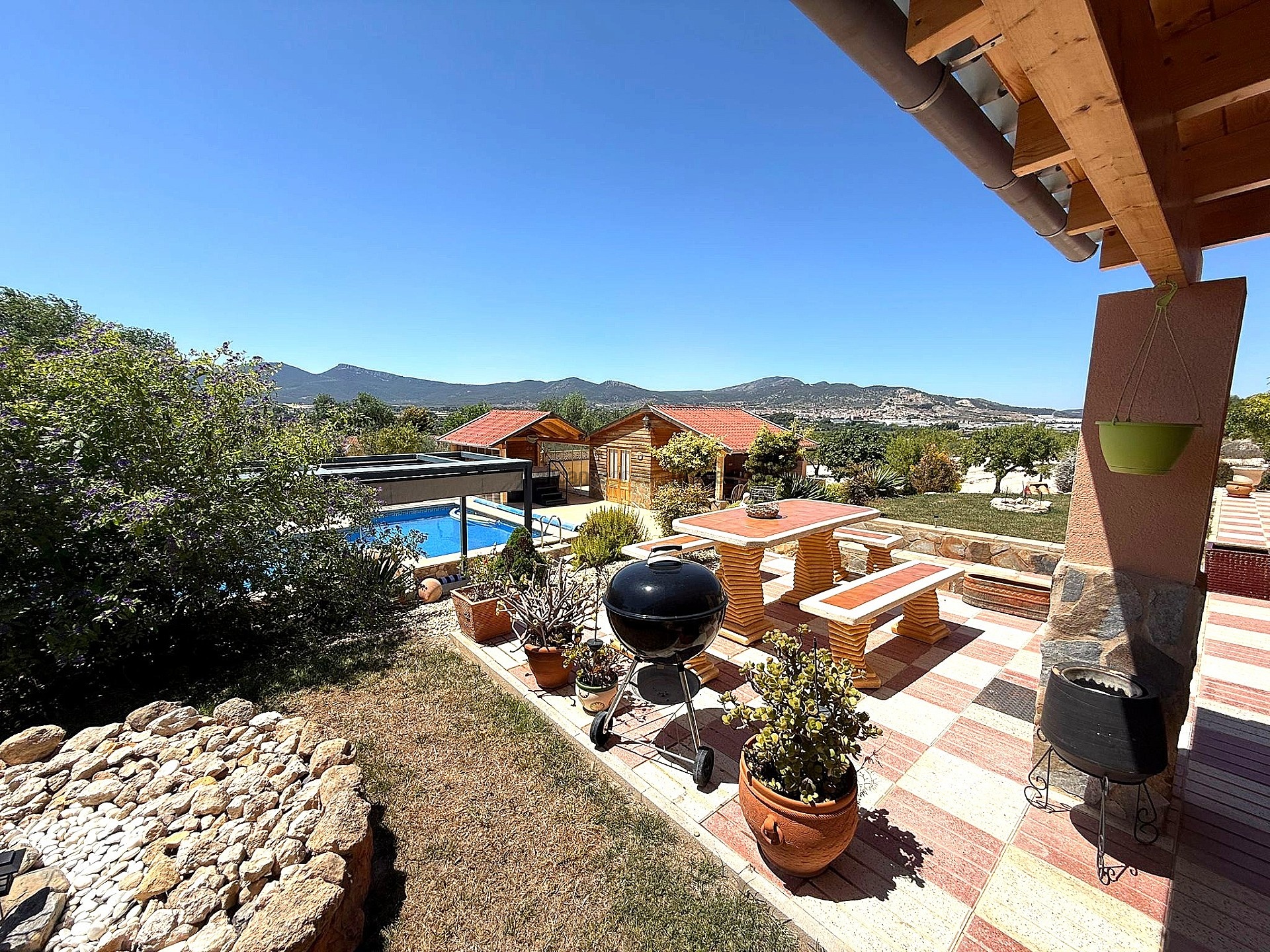 Resale - 5 Bedroom 4 Bathroom Country house in Castalla -  - Alicante