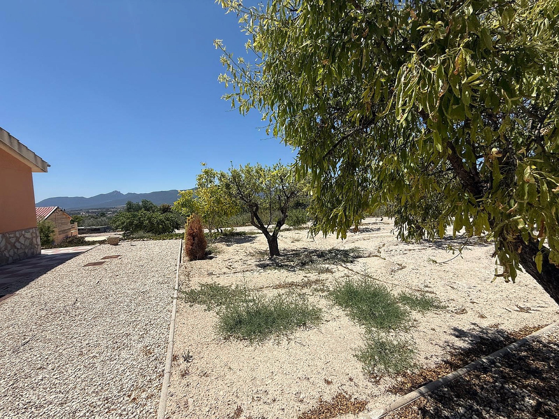Resale - 5 Bedroom 4 Bathroom Country house in Castalla -  - Alicante