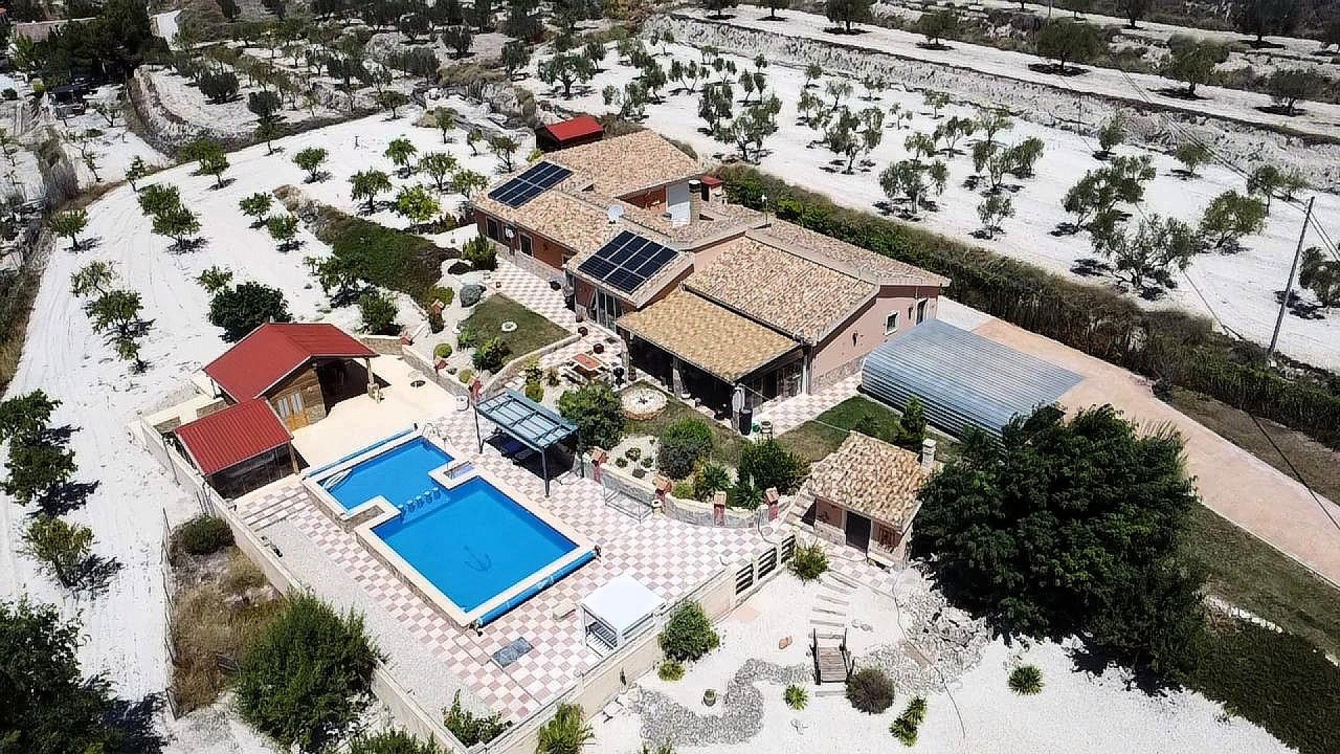 Resale - 5 Bedroom 4 Bathroom Country house in Castalla -  - Alicante