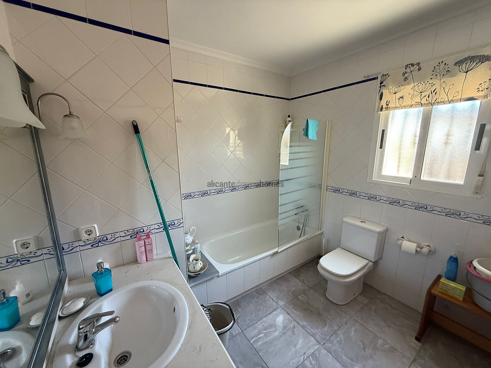 Resale - 5 Bedroom 4 Bathroom Country house in Castalla -  - Alicante