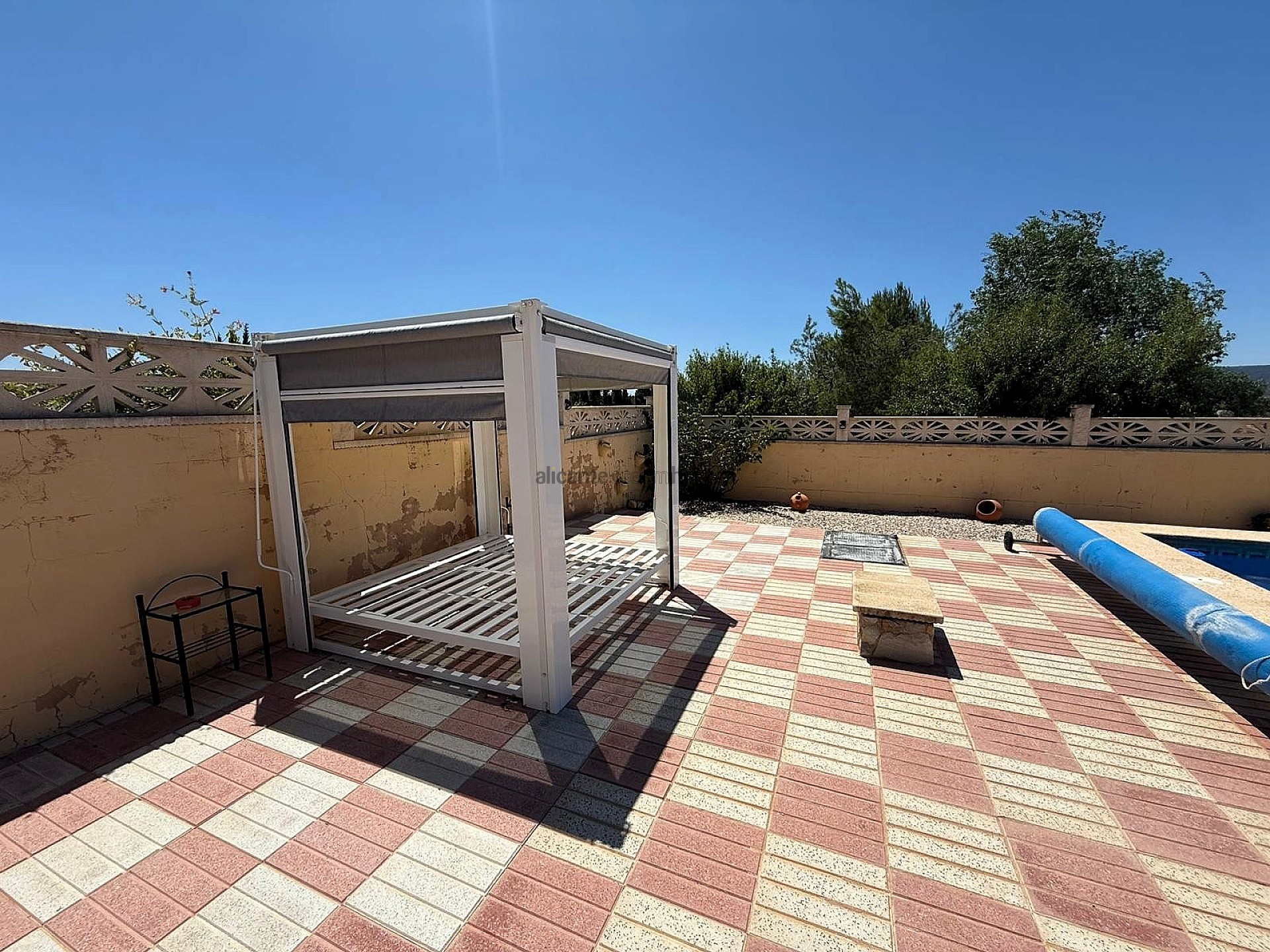 Resale - 5 Bedroom 4 Bathroom Country house in Castalla -  - Alicante