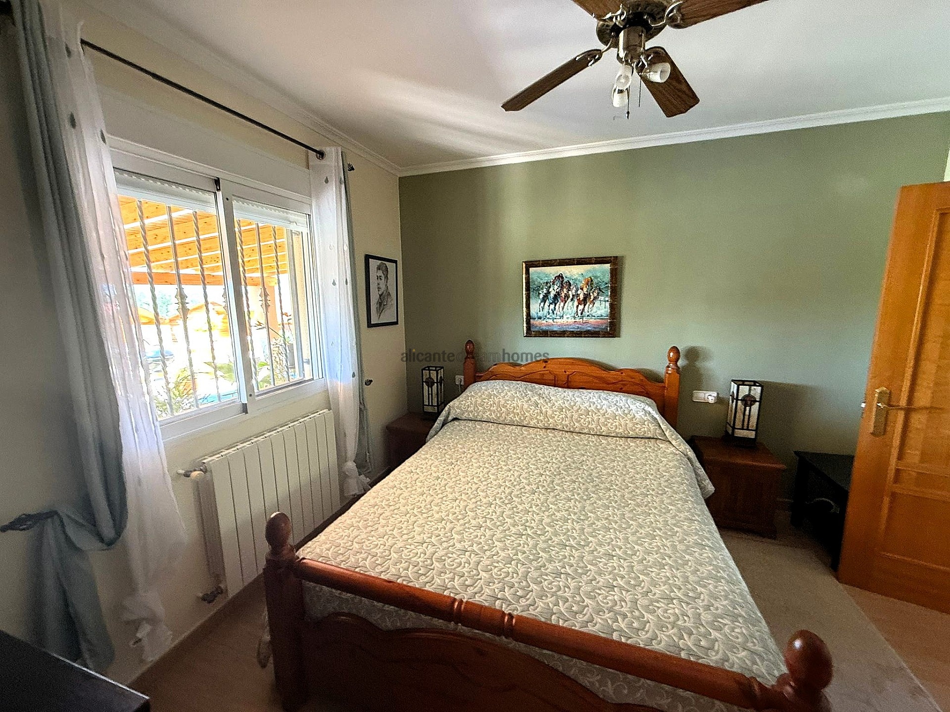 Resale - 5 Bedroom 4 Bathroom Country house in Castalla -  - Alicante
