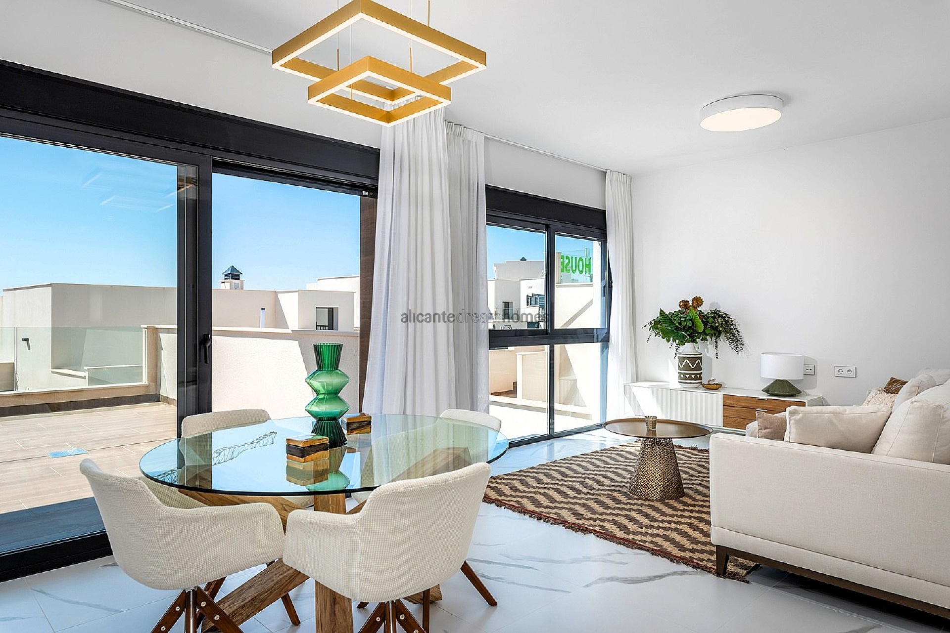 Resale - 2 Bedroom 2 Bathroom Bungalow in San Miguel de Salinas -  - Alicante