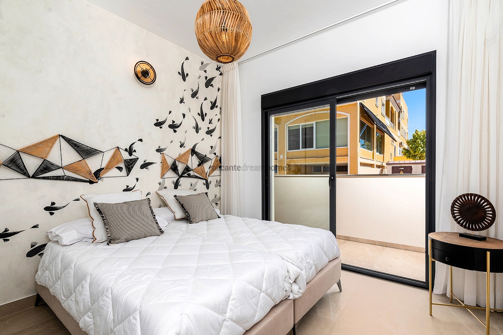Resale - 3 Bedroom 2 Bathroom Apartment in Benijofar -  - Alicante