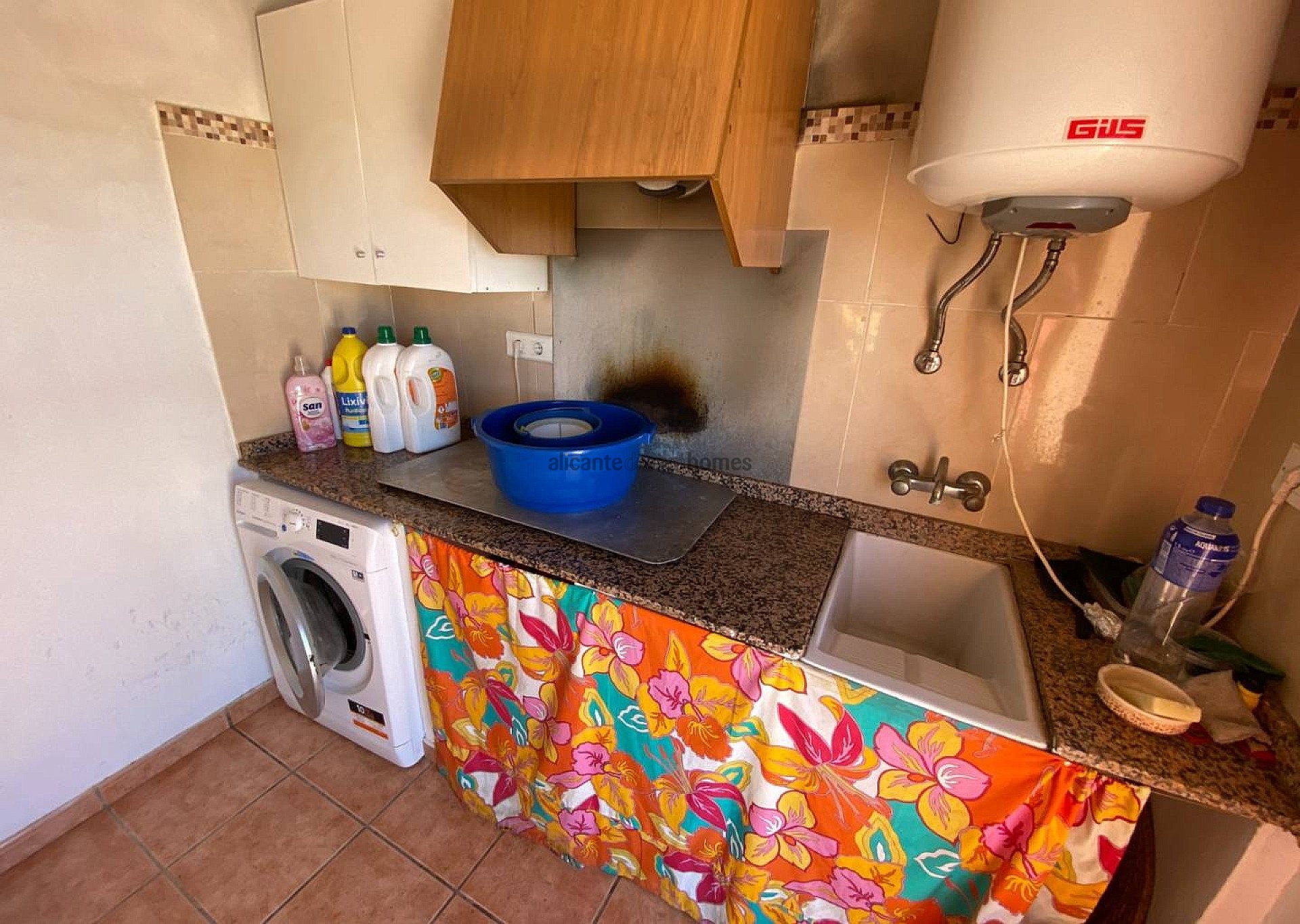 Sold - 3 Bedroom 1 Bathroom Villa in Salinas -  - Alicante