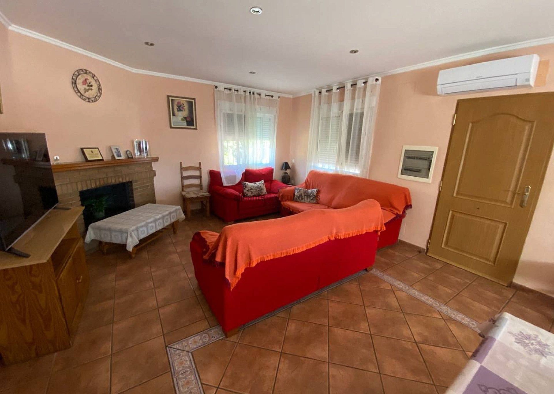 Sold - 3 Bedroom 1 Bathroom Villa in Salinas -  - Alicante
