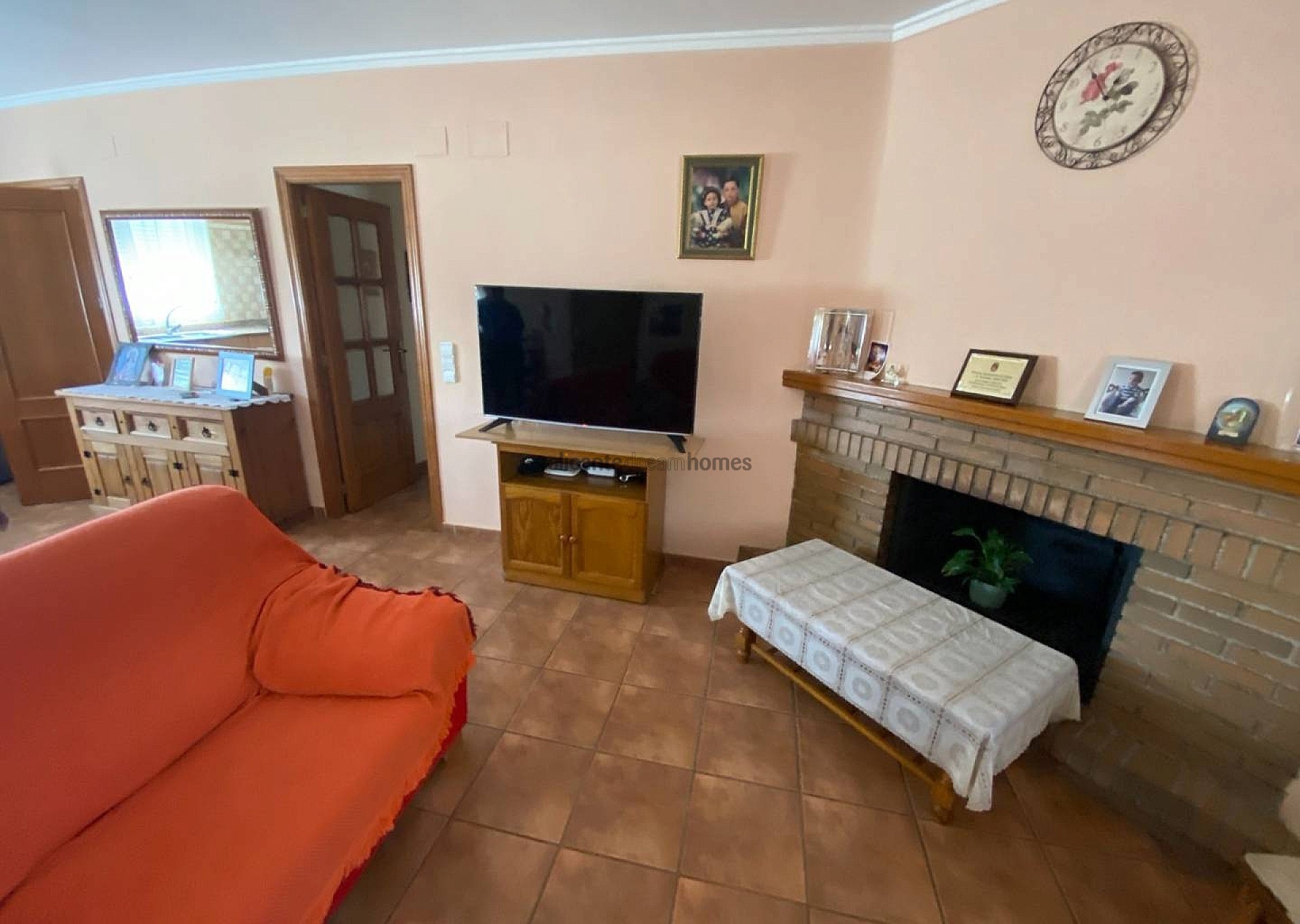 Sold - 3 Bedroom 1 Bathroom Villa in Salinas -  - Alicante