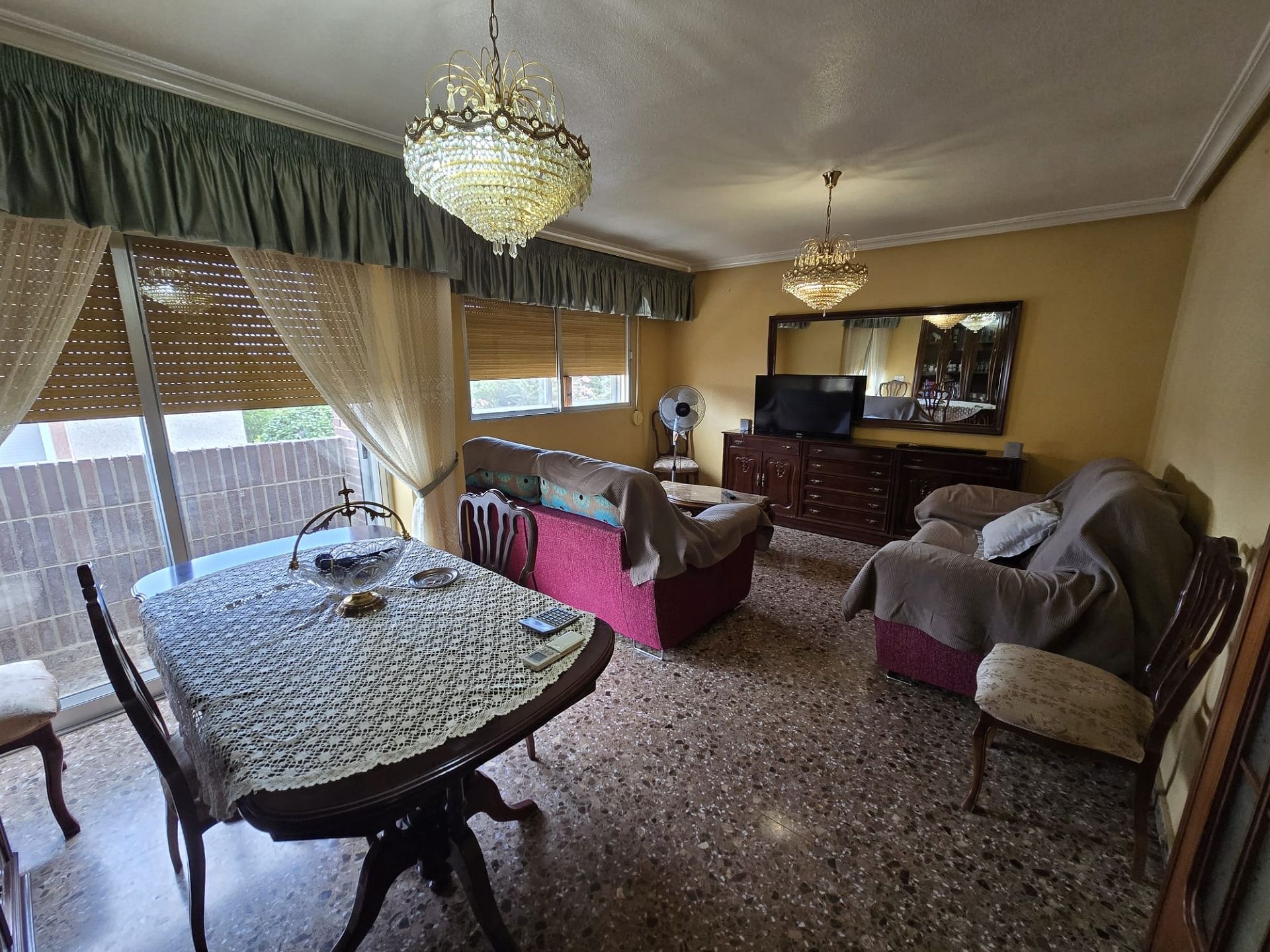 Resale - 4 Bedroom 2 Bathroom Townhouse in Salinas -  - Alicante