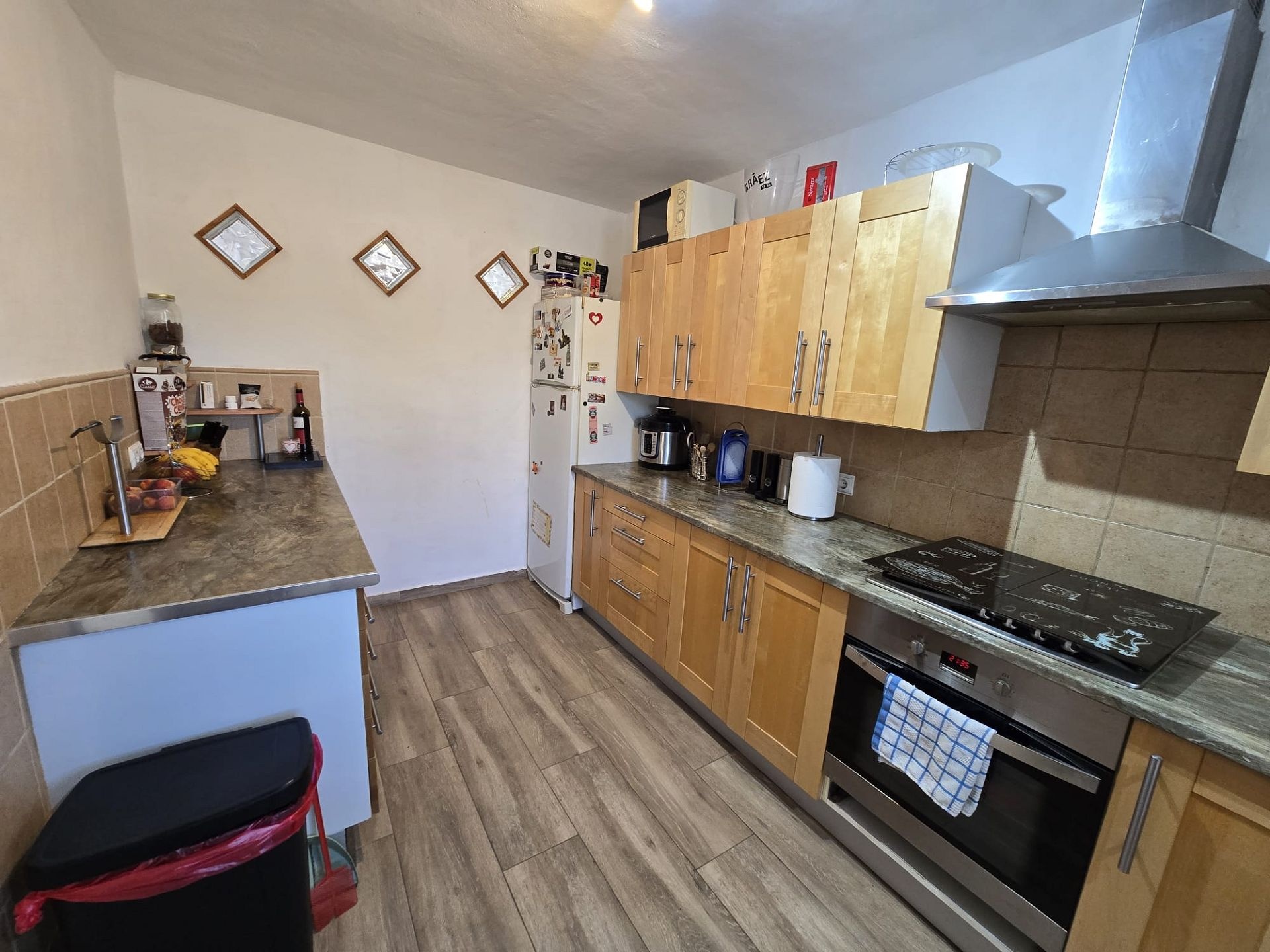 Resale - 4 Bedroom 2 Bathroom Villa in Sax -  - Alicante