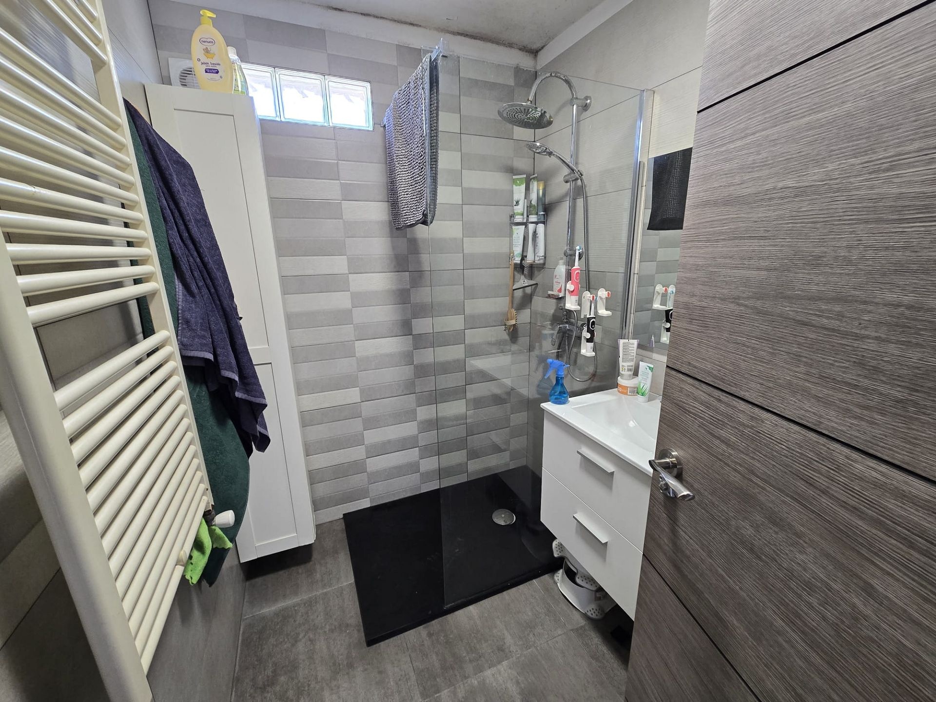 Resale - 4 Bedroom 2 Bathroom Villa in Sax -  - Alicante