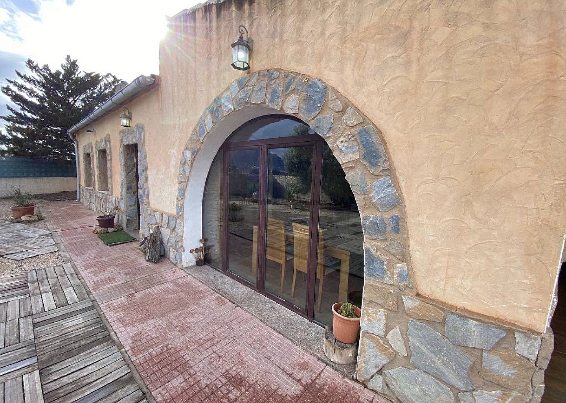 Resale - 2 Bedroom 1 Bathroom Finca in Sax -  - Alicante