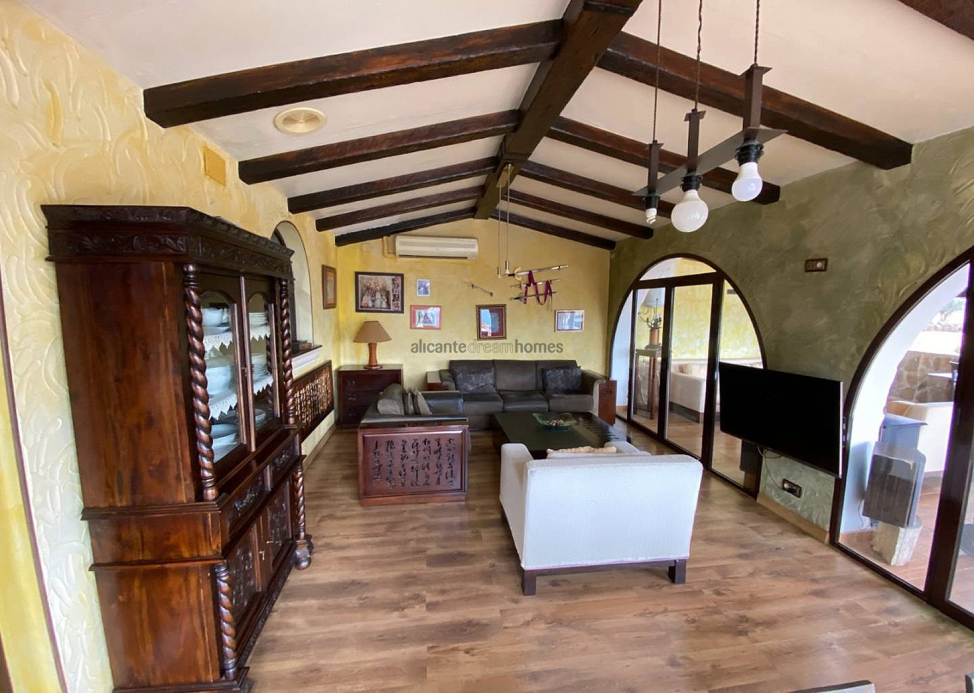 Resale - 2 Bedroom 1 Bathroom Finca in Sax -  - Alicante