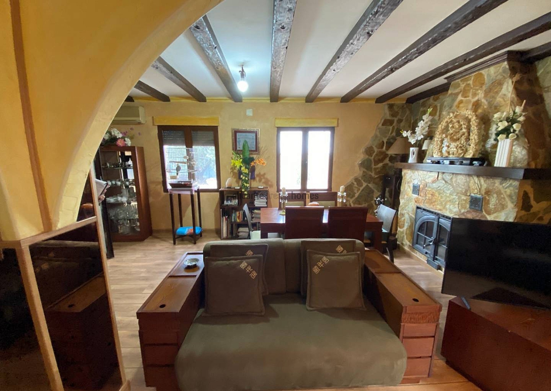 Resale - 2 Bedroom 1 Bathroom Finca in Sax -  - Alicante