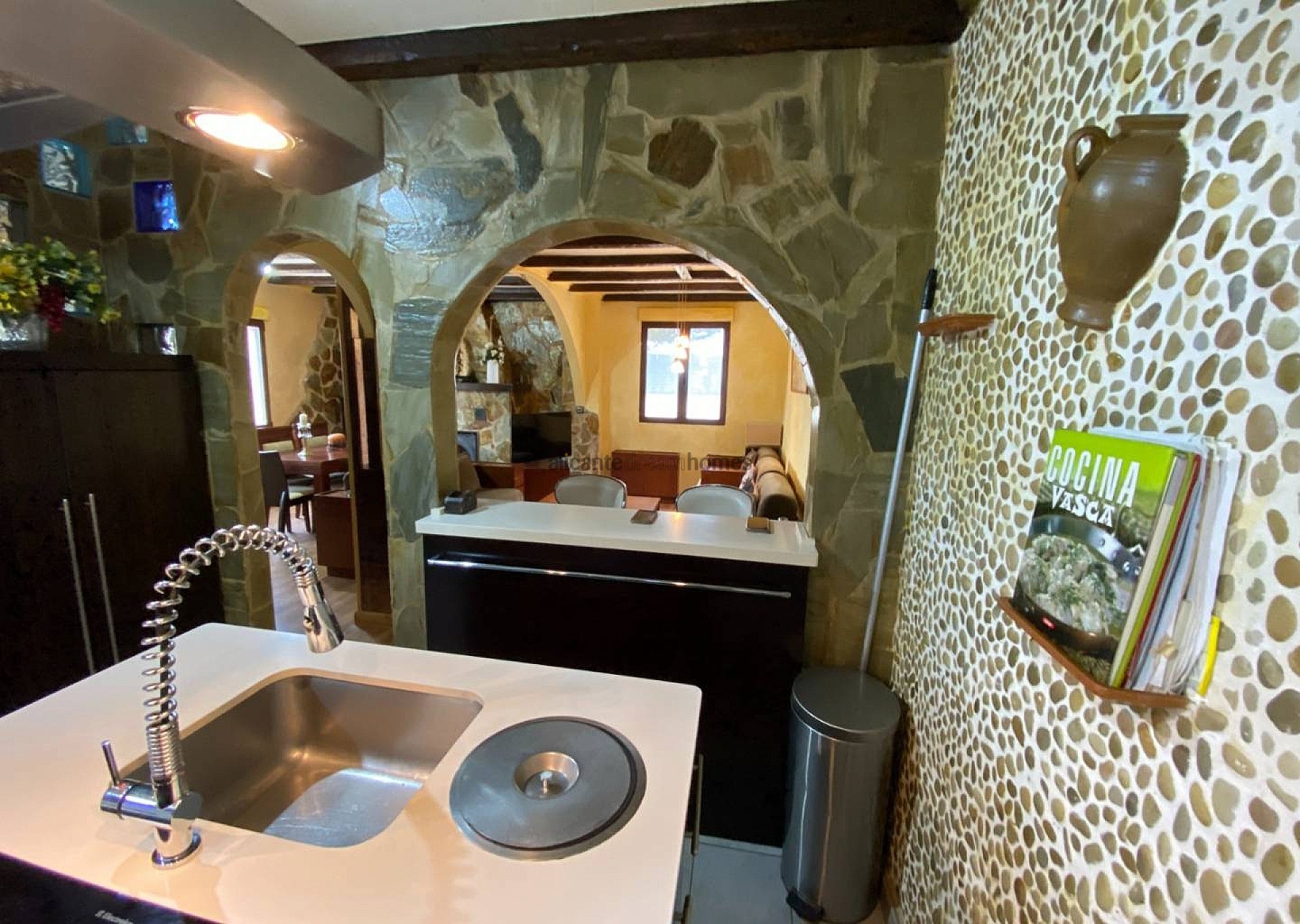 Resale - 2 Bedroom 1 Bathroom Finca in Sax -  - Alicante