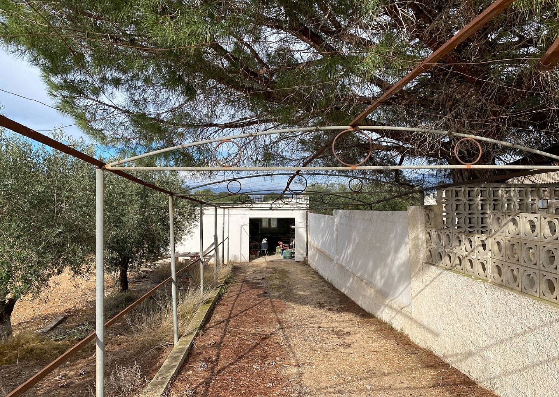 Resale - 2 Bedroom 1 Bathroom Finca in Sax -  - Alicante