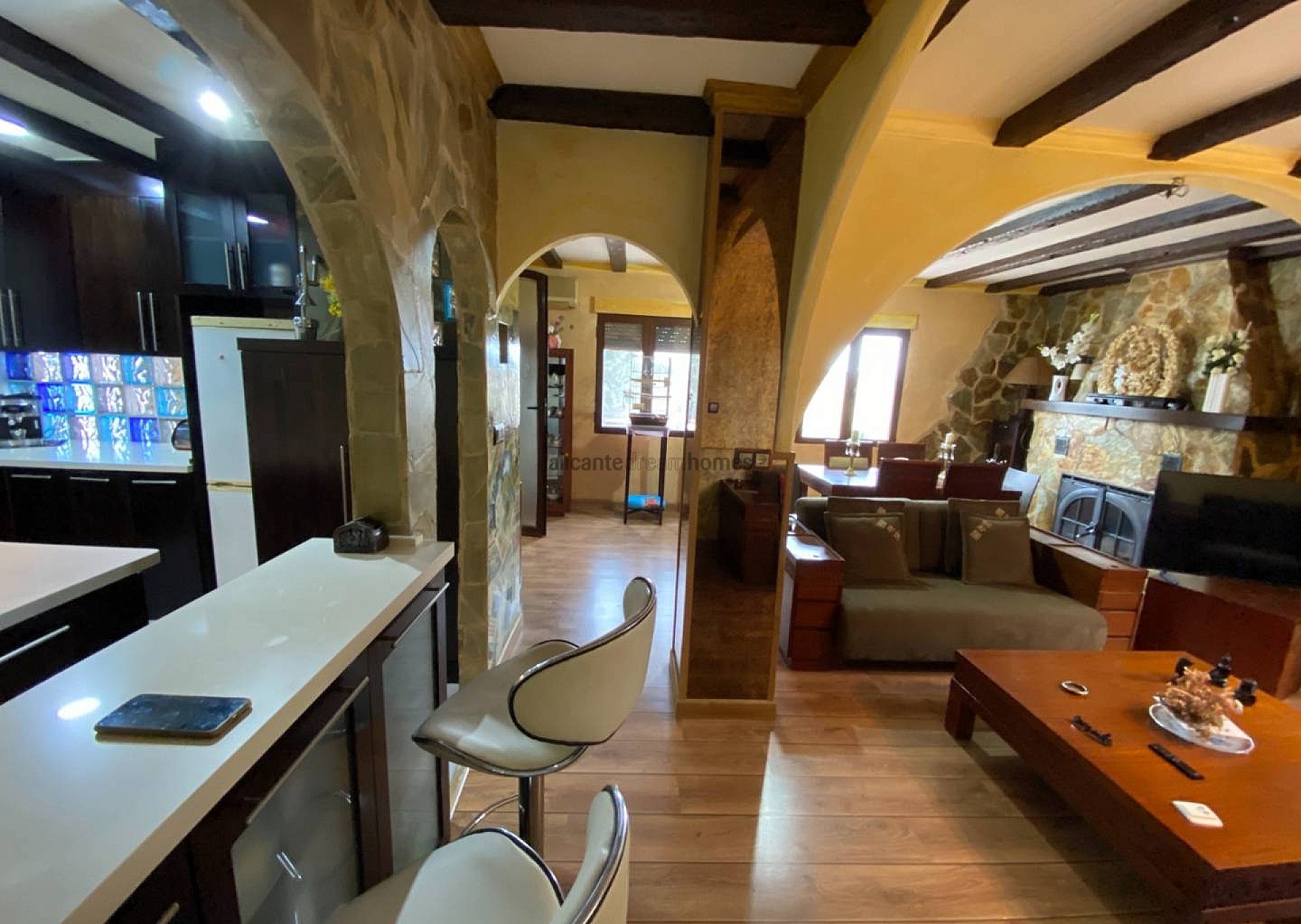 Resale - 2 Bedroom 1 Bathroom Finca in Sax -  - Alicante