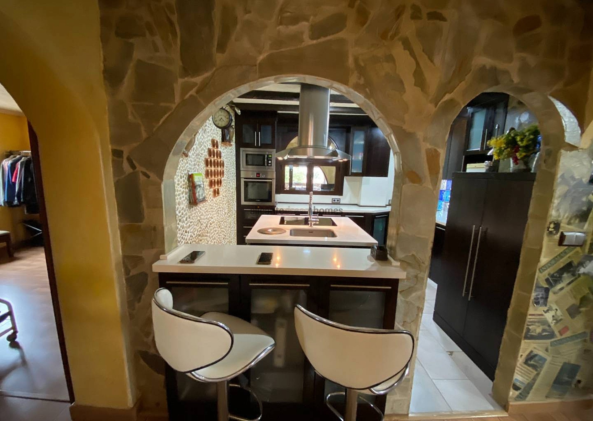 Resale - 2 Bedroom 1 Bathroom Finca in Sax -  - Alicante