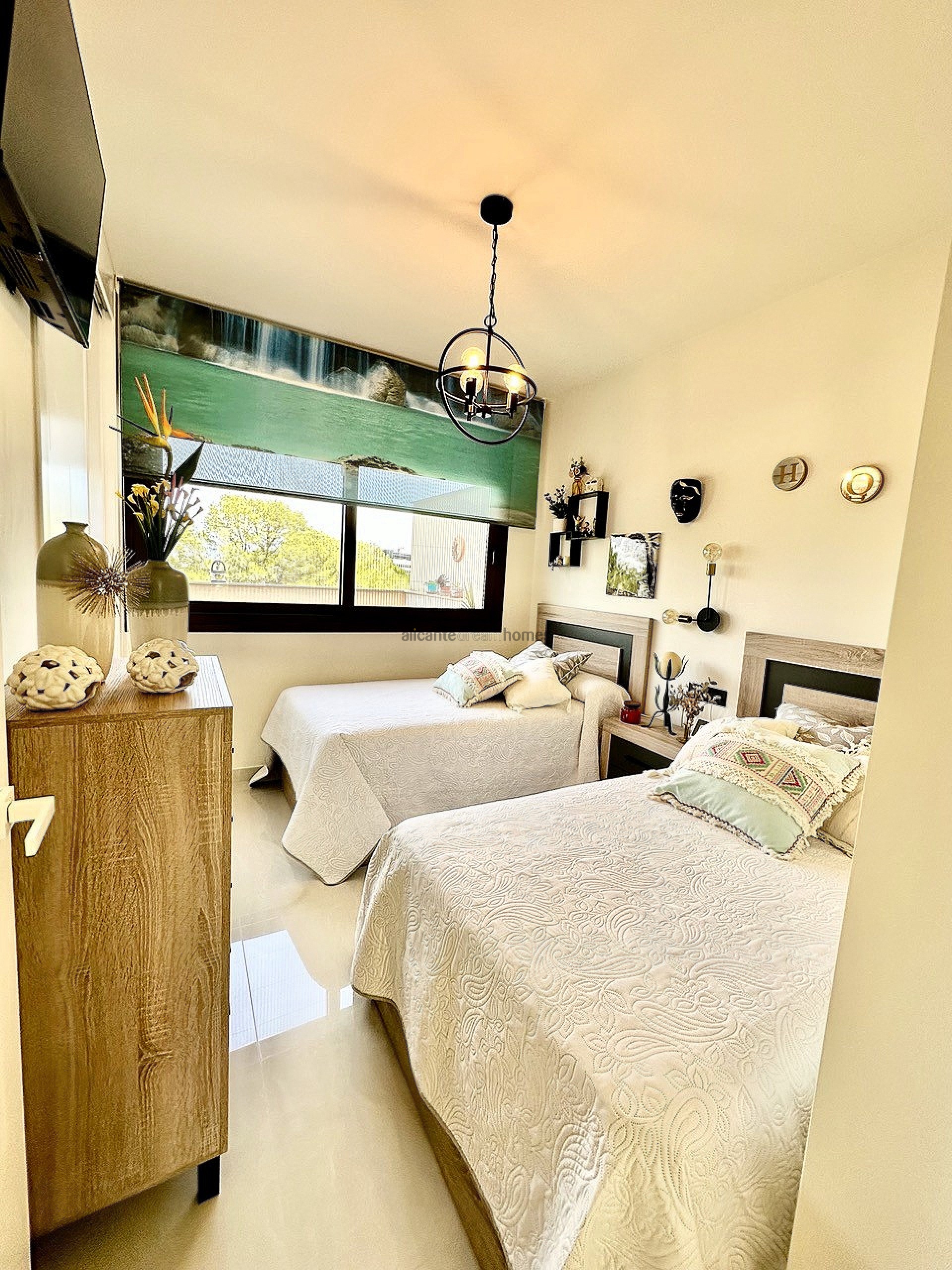Resale - 2 Bedroom 2 Bathroom Bungalow in Torrevieja -  - Alicante
